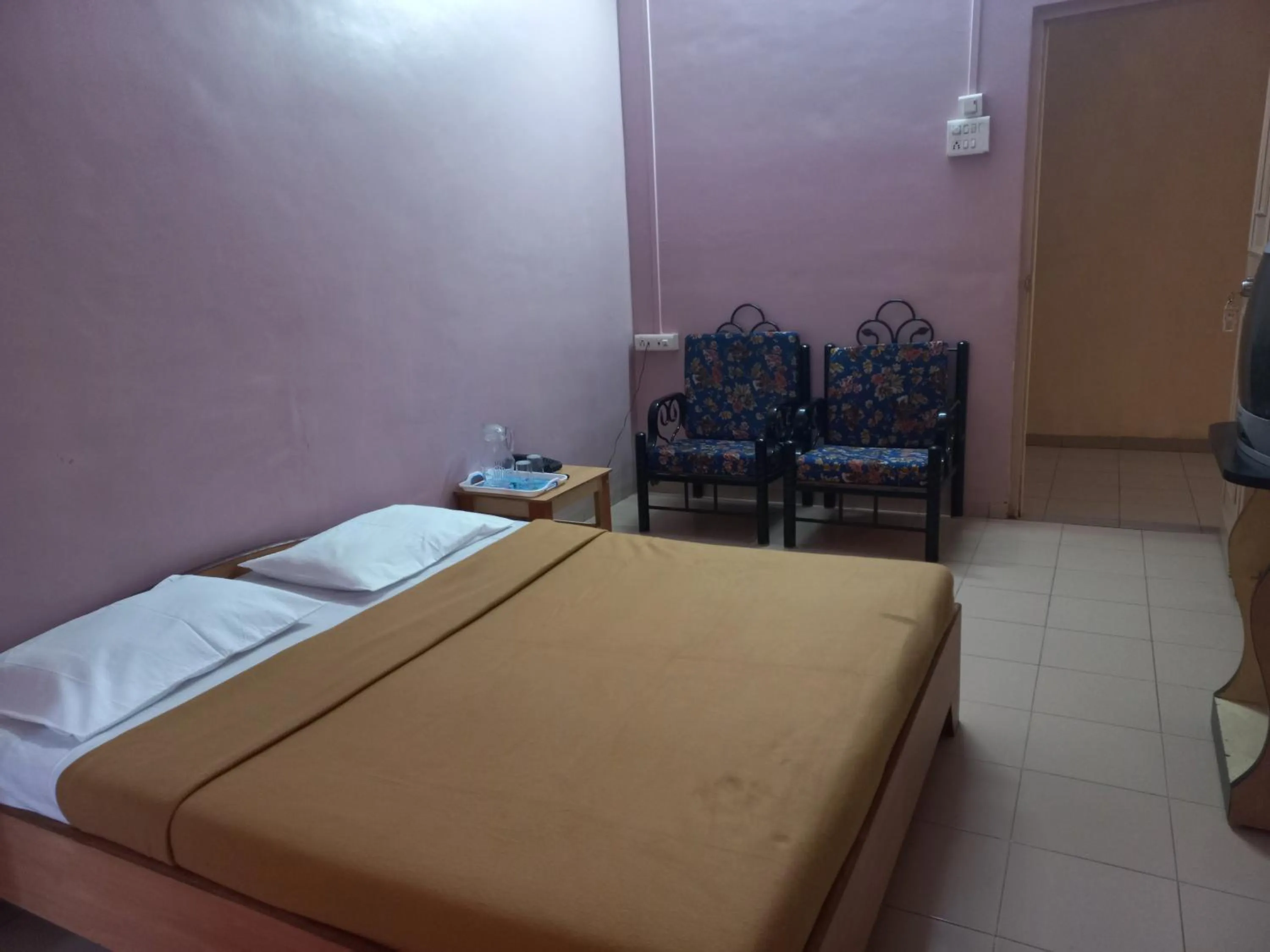 Photo of the whole room in Hotel Yatrik