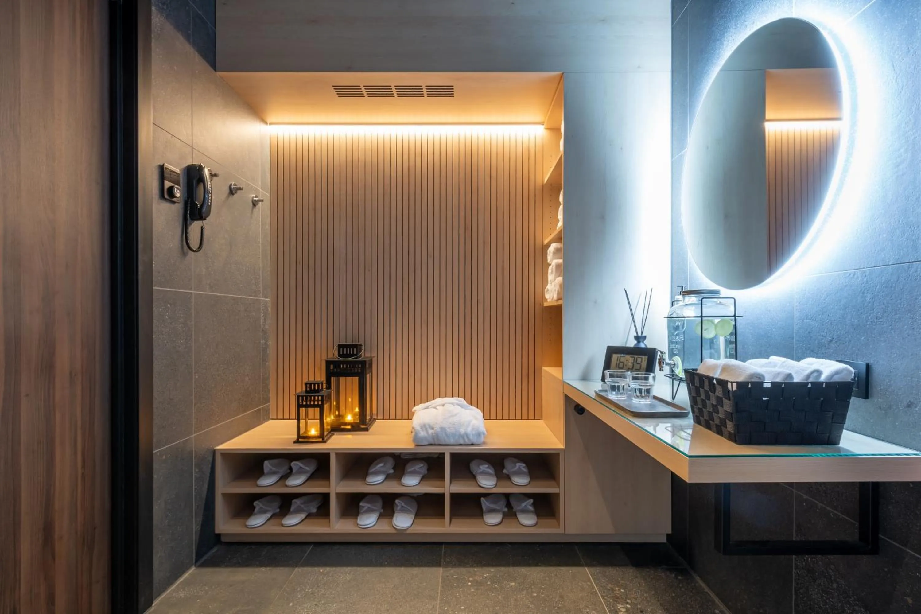 Spa and wellness centre/facilities in ONE TWO FOUR - Hotel & Spa