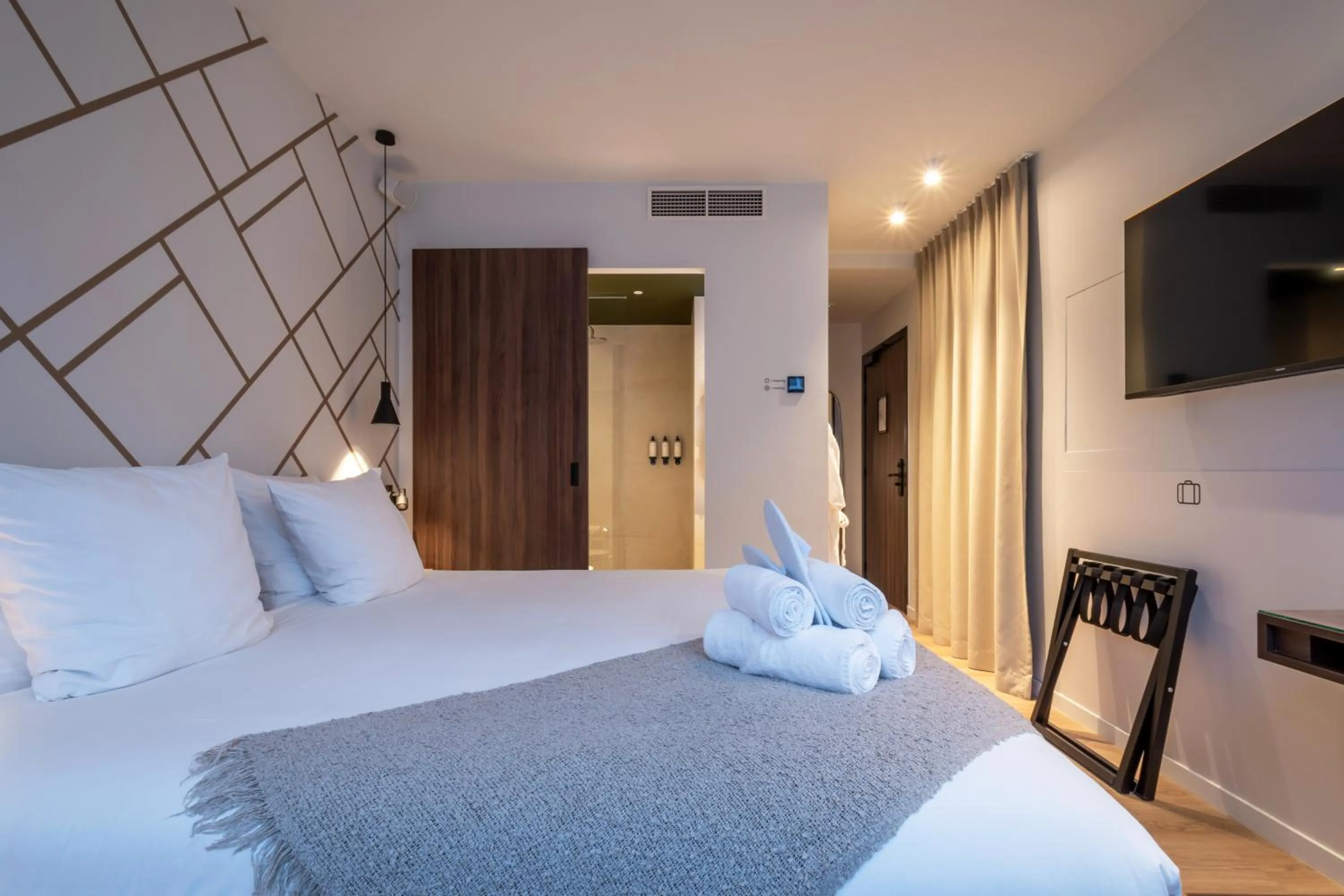 Bed in ONE TWO FOUR - Hotel & Spa