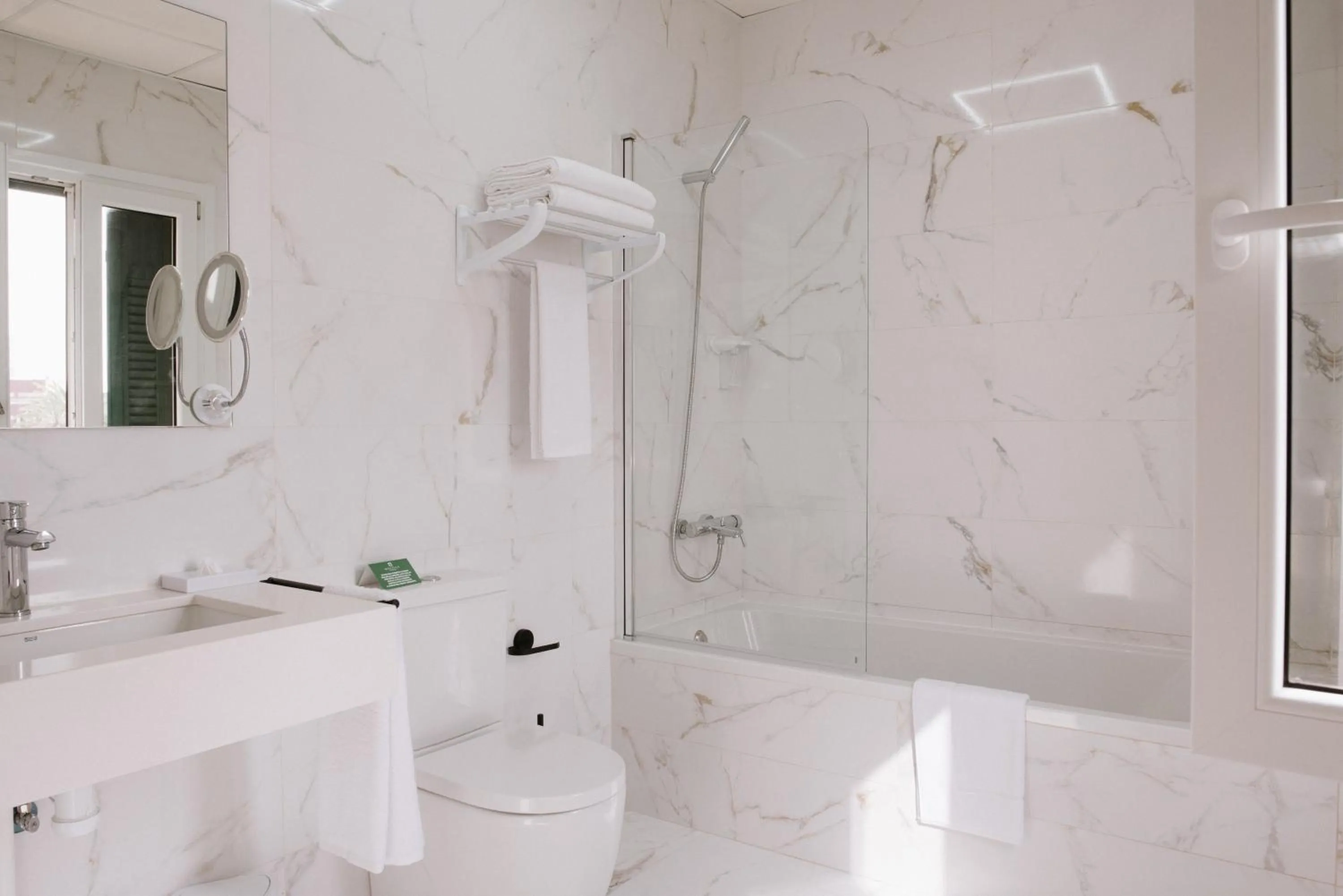 Toilet in Hotel Melilla Centro