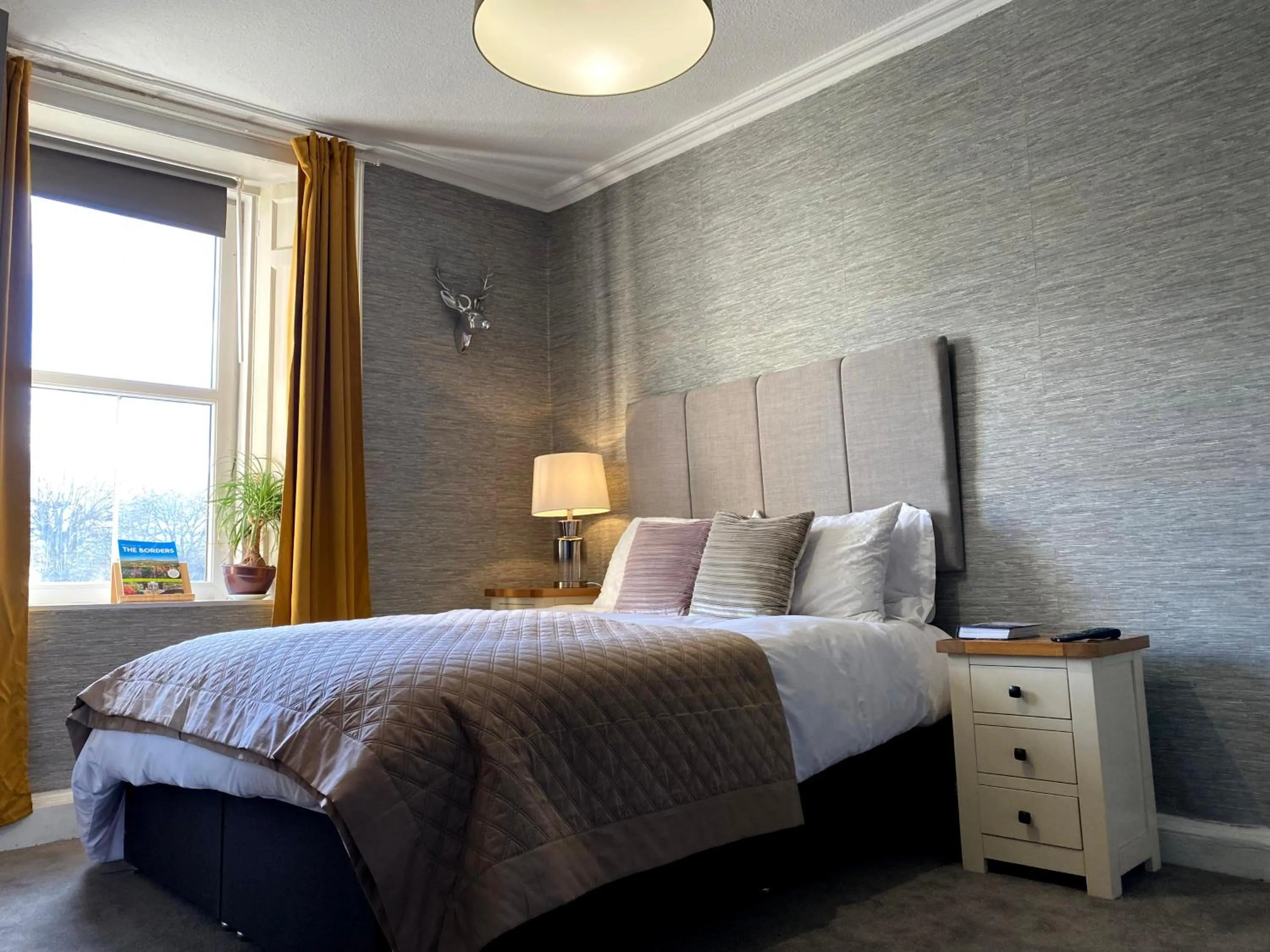Bed in Red Lion, Coorie Inn