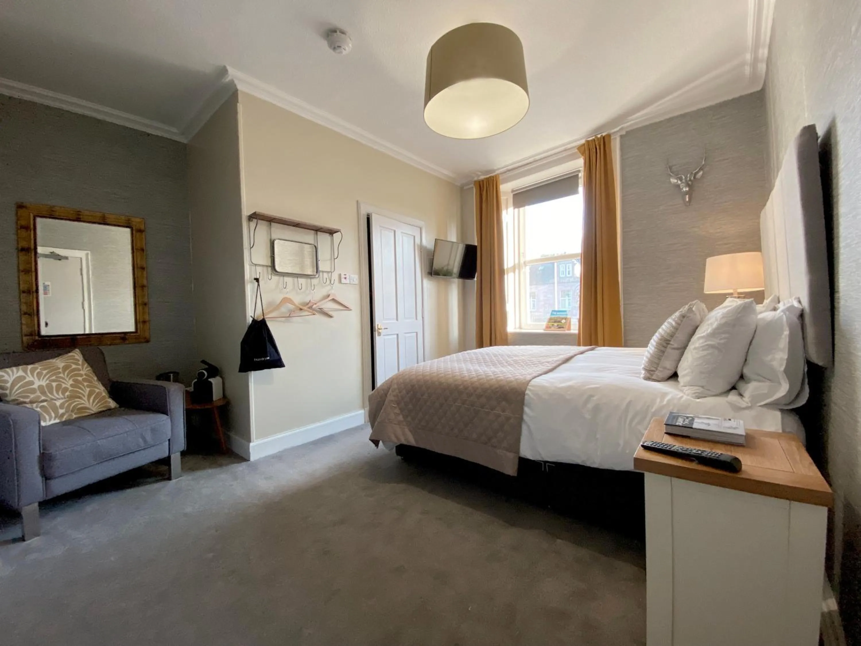 Bed in Red Lion, Coorie Inn