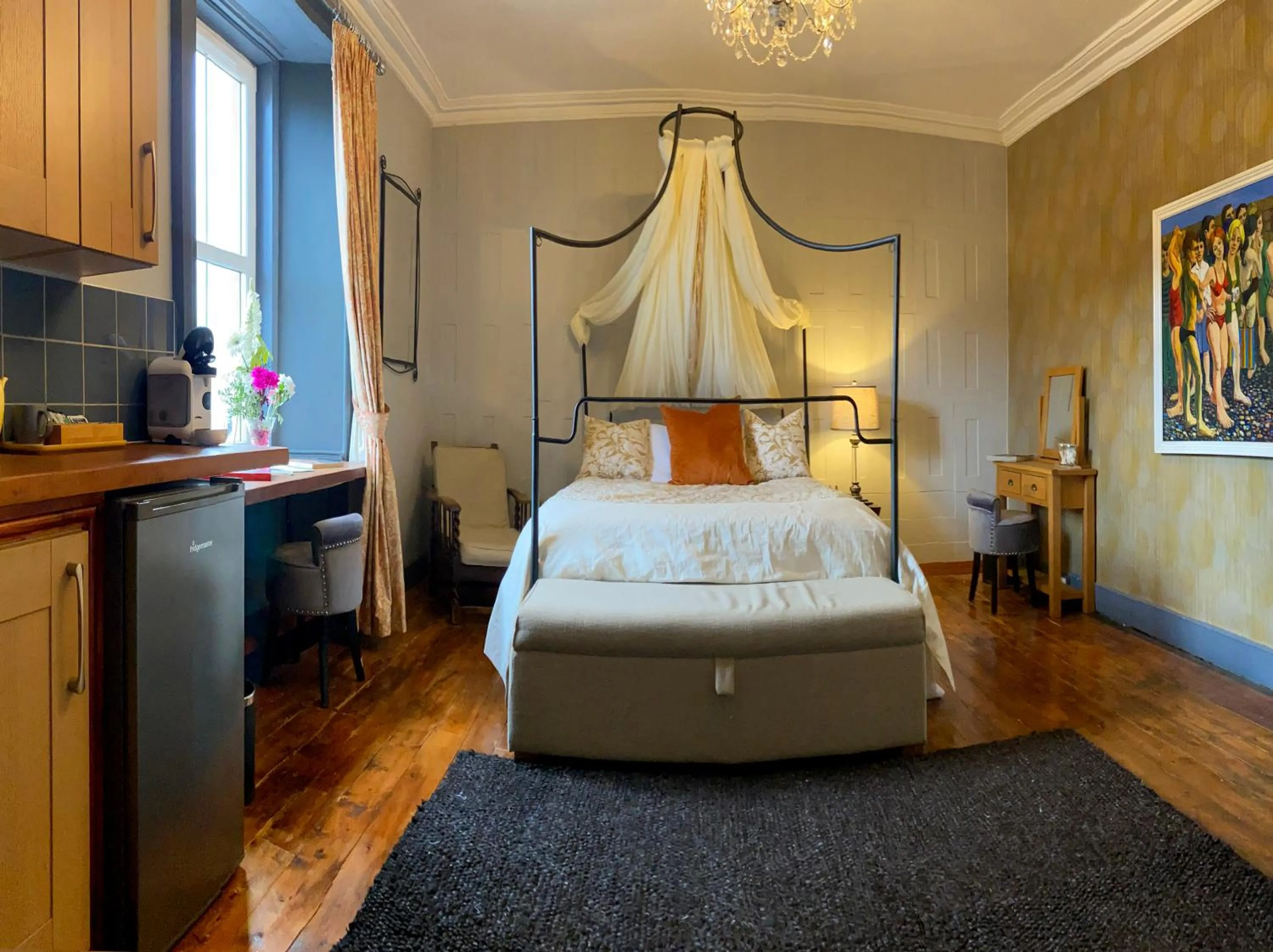 Bed in Red Lion, Coorie Inn