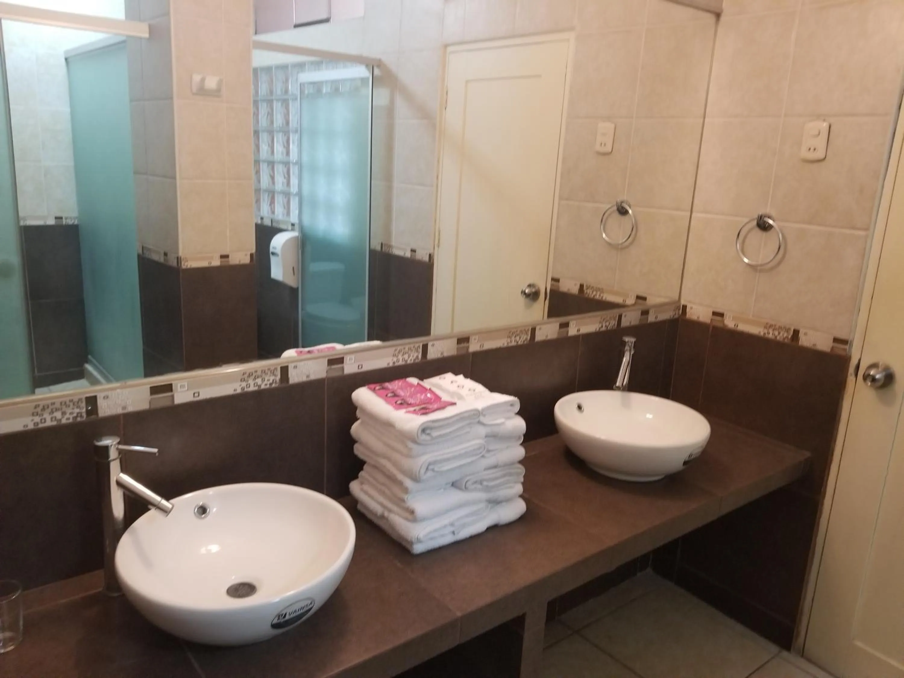 Bathroom in Hotel El Brujo Centro Histórico