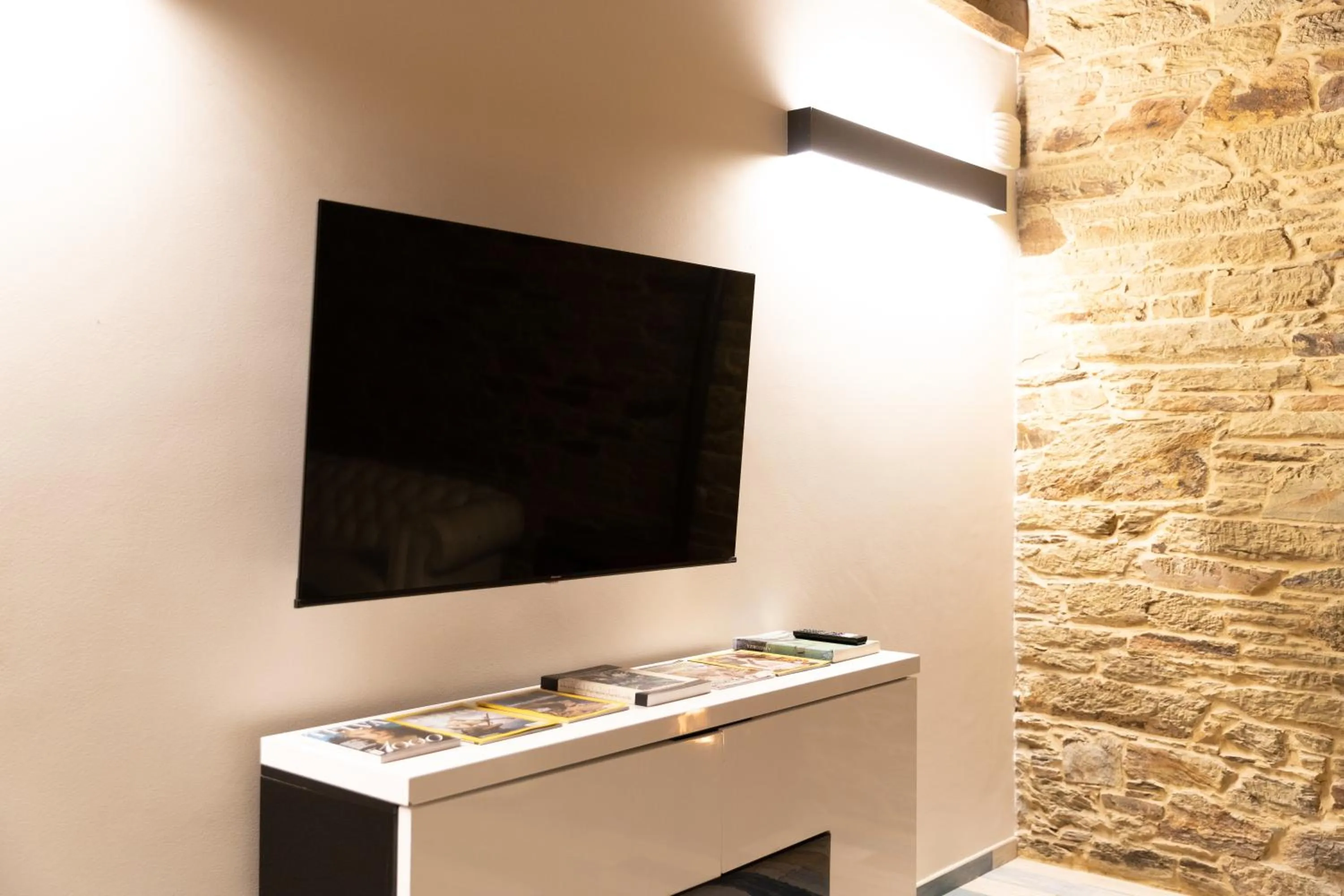 Communal lounge/ TV room in Hotel Casa da Luz