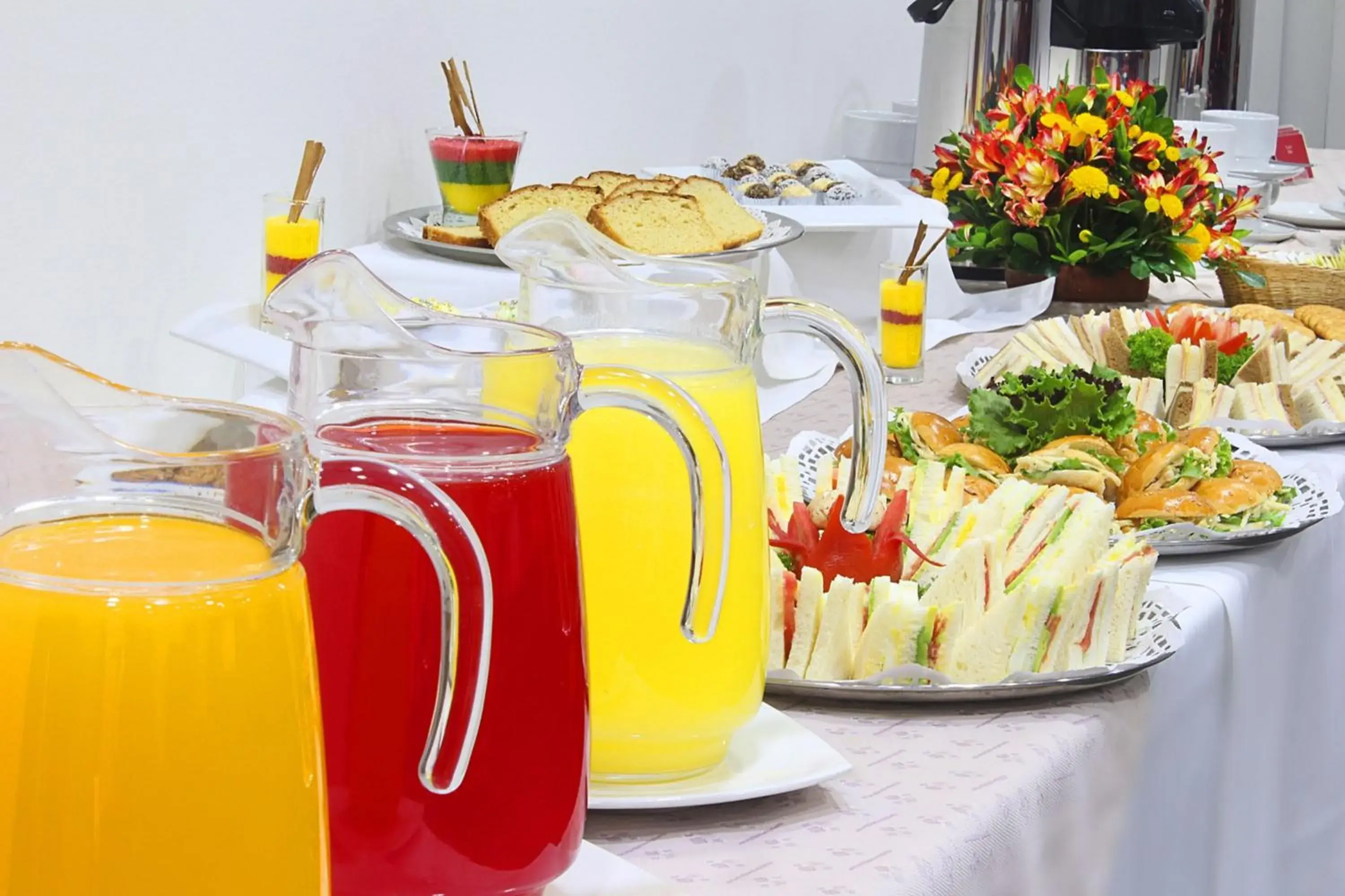 Restaurant/places to eat in El Polo Hotel & Suites Restaurant/places to eat in El Polo Hotel & Suites