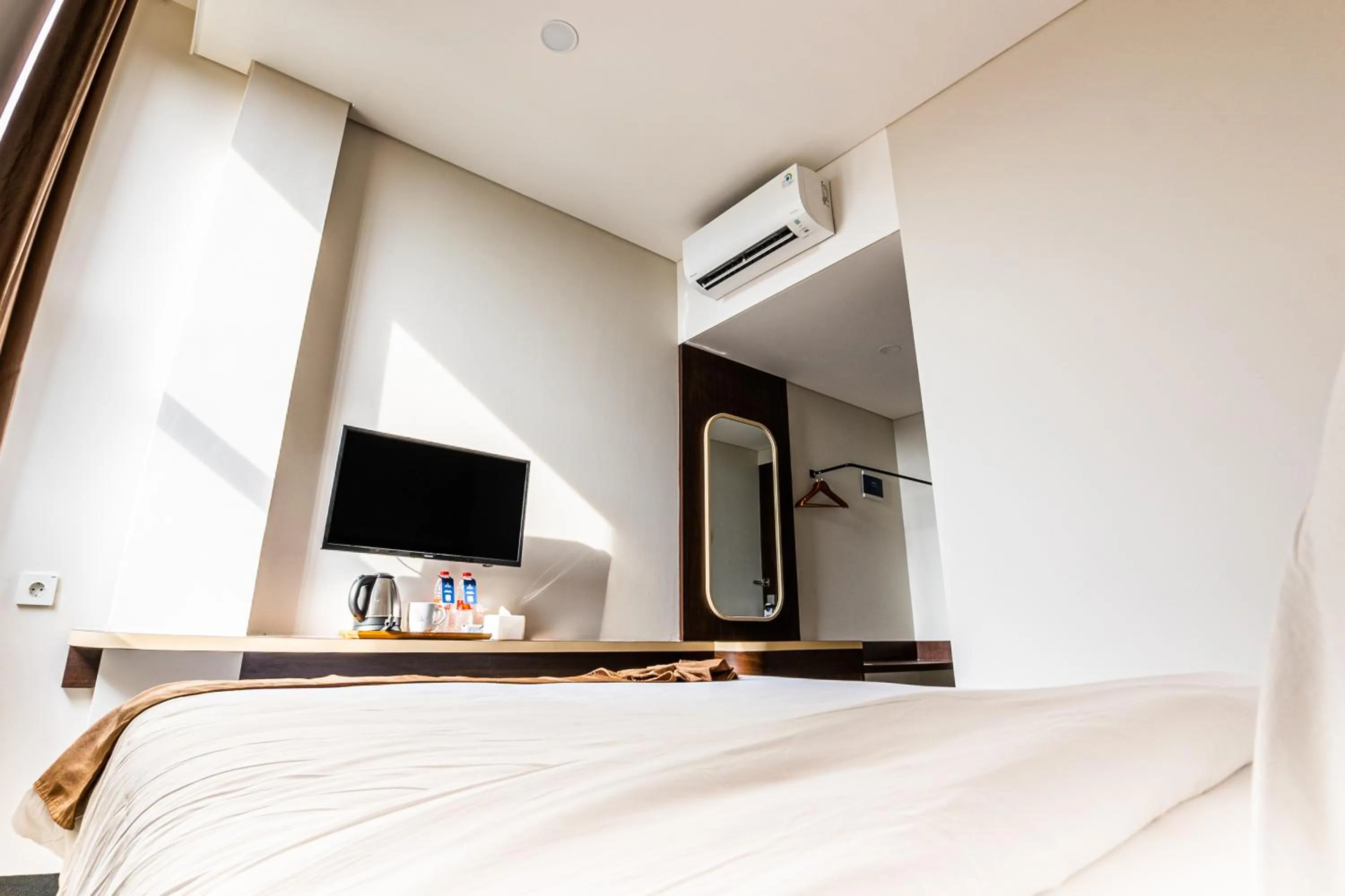 TV and multimedia, Bed in KIYANA HOTEL SEMARANG