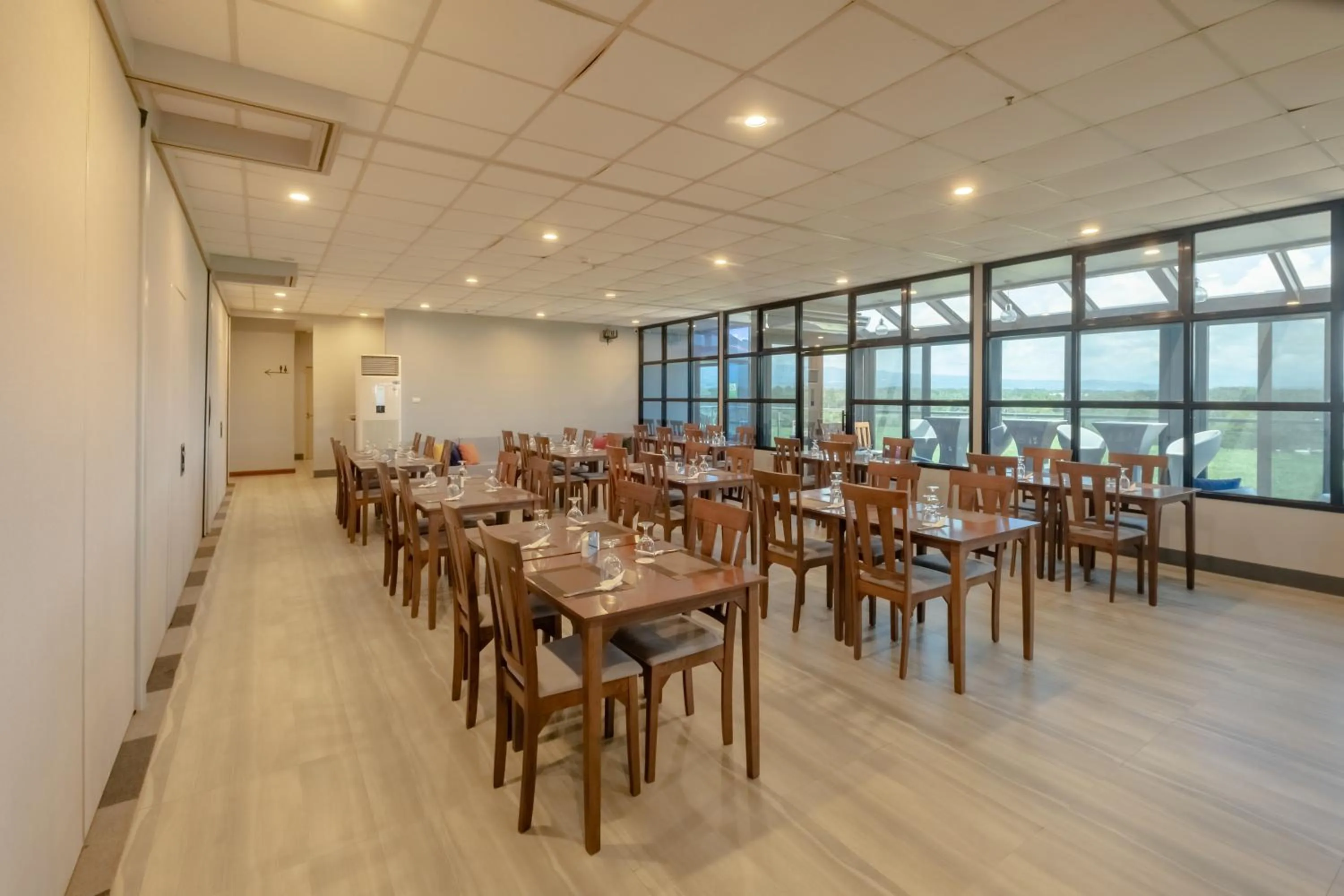 Restaurant/places to eat in Kekehyu Business Hotel