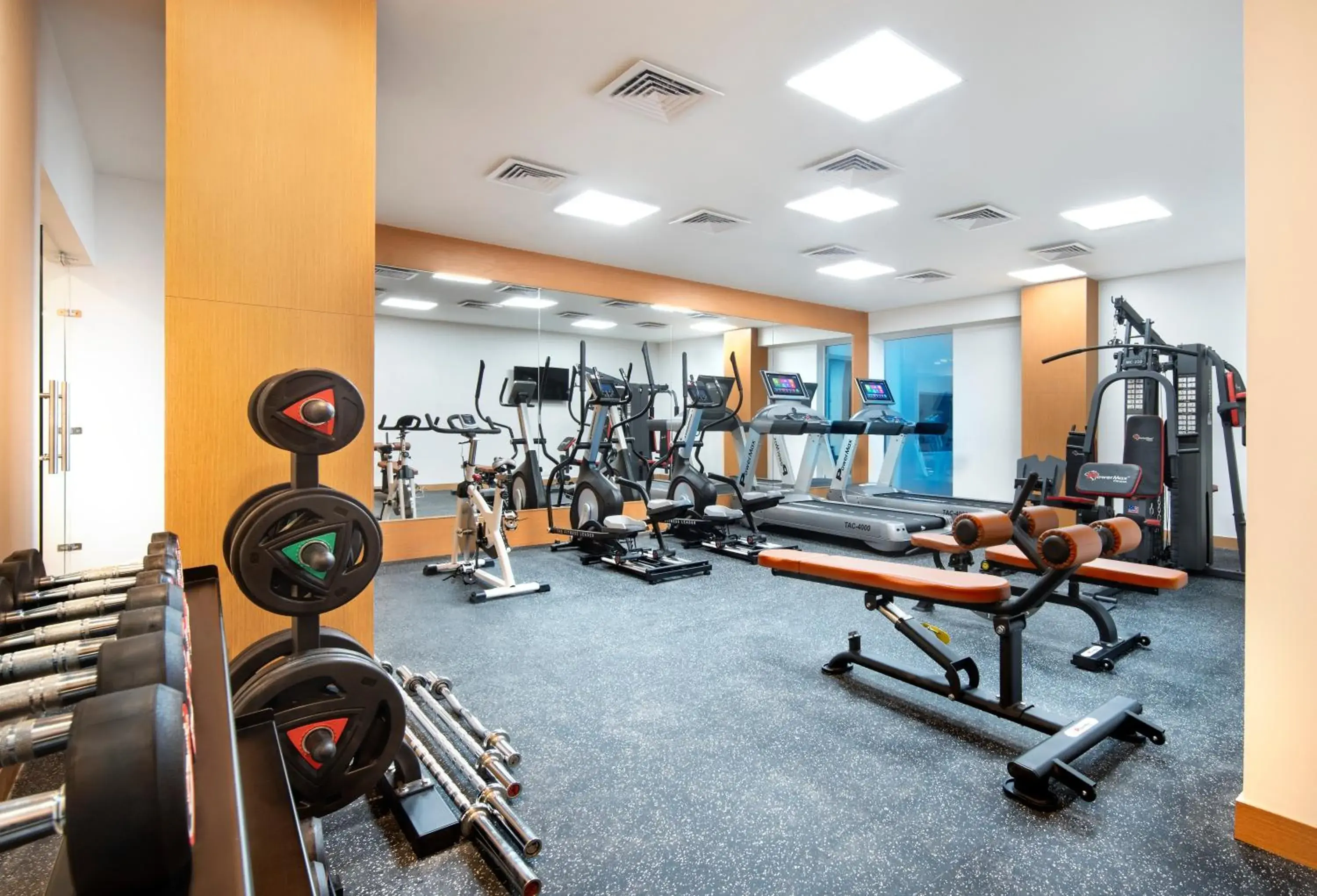 Fitness centre/facilities in ExpoInn Suites and Convention Fitness centre/facilities in ExpoInn Suites and Convention