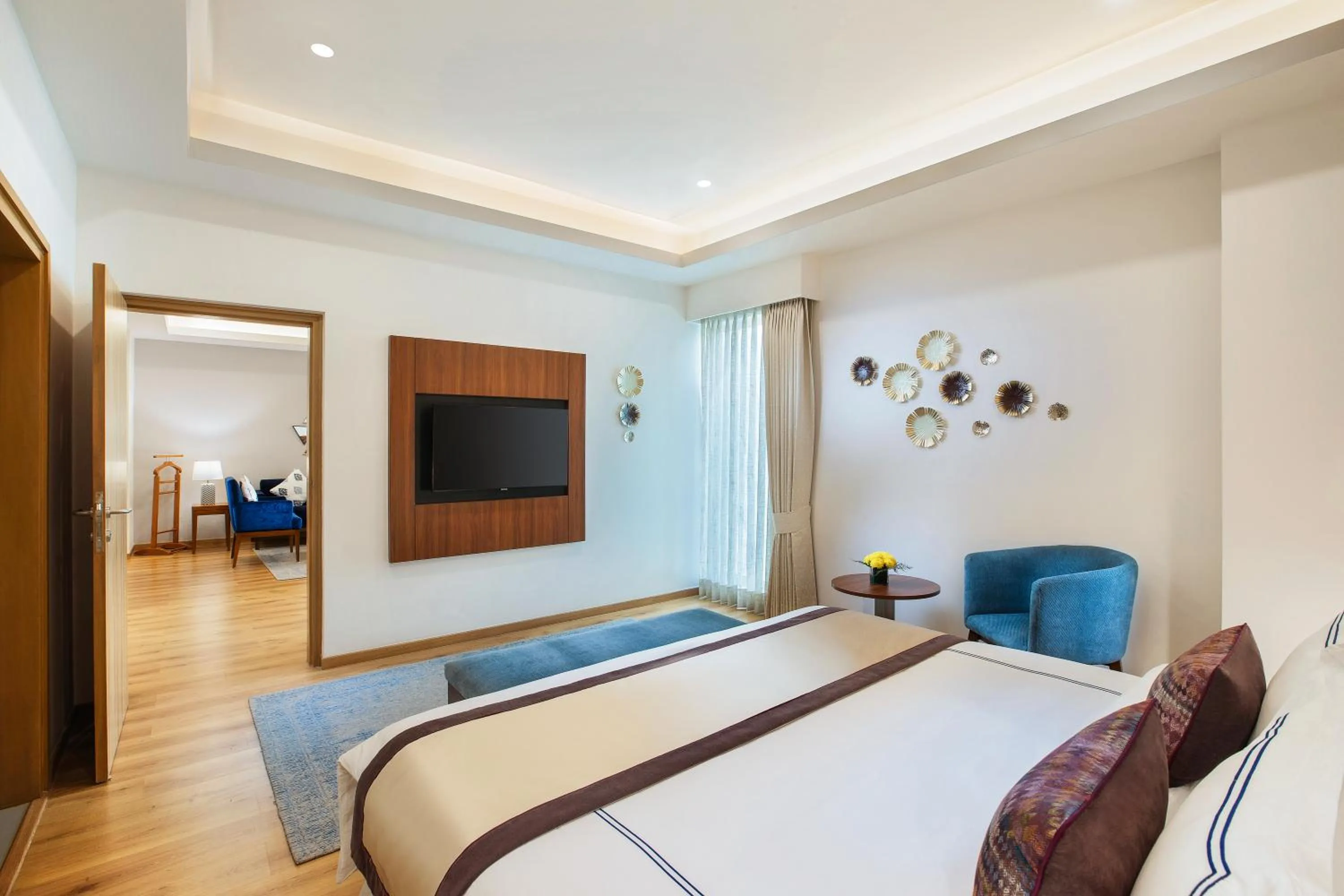 Bed in ExpoInn Suites and Convention