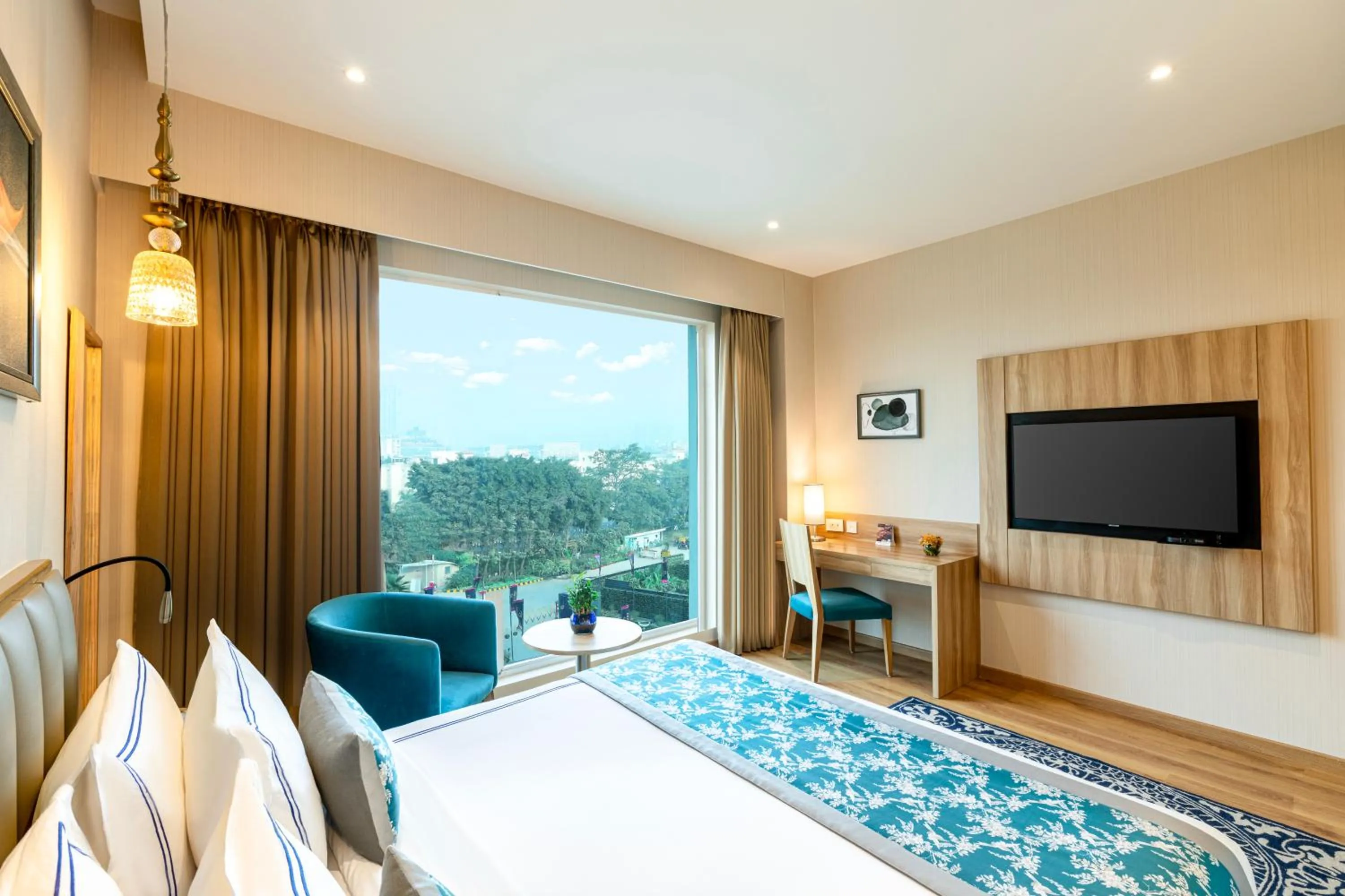 Bedroom, Bed in ExpoInn Suites and Convention