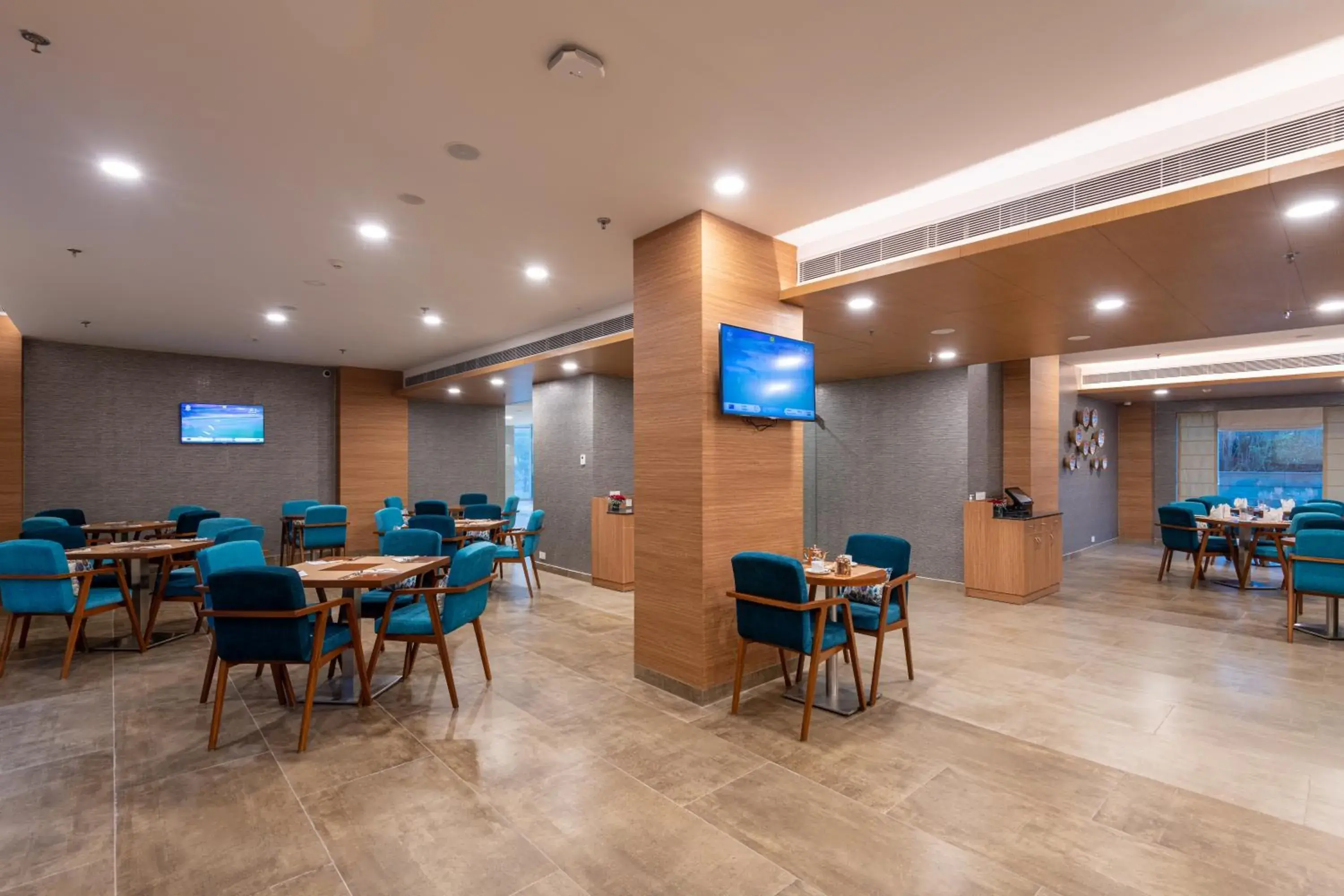 Restaurant/places to eat in ExpoInn Suites and Convention Restaurant/places to eat in ExpoInn Suites and Convention