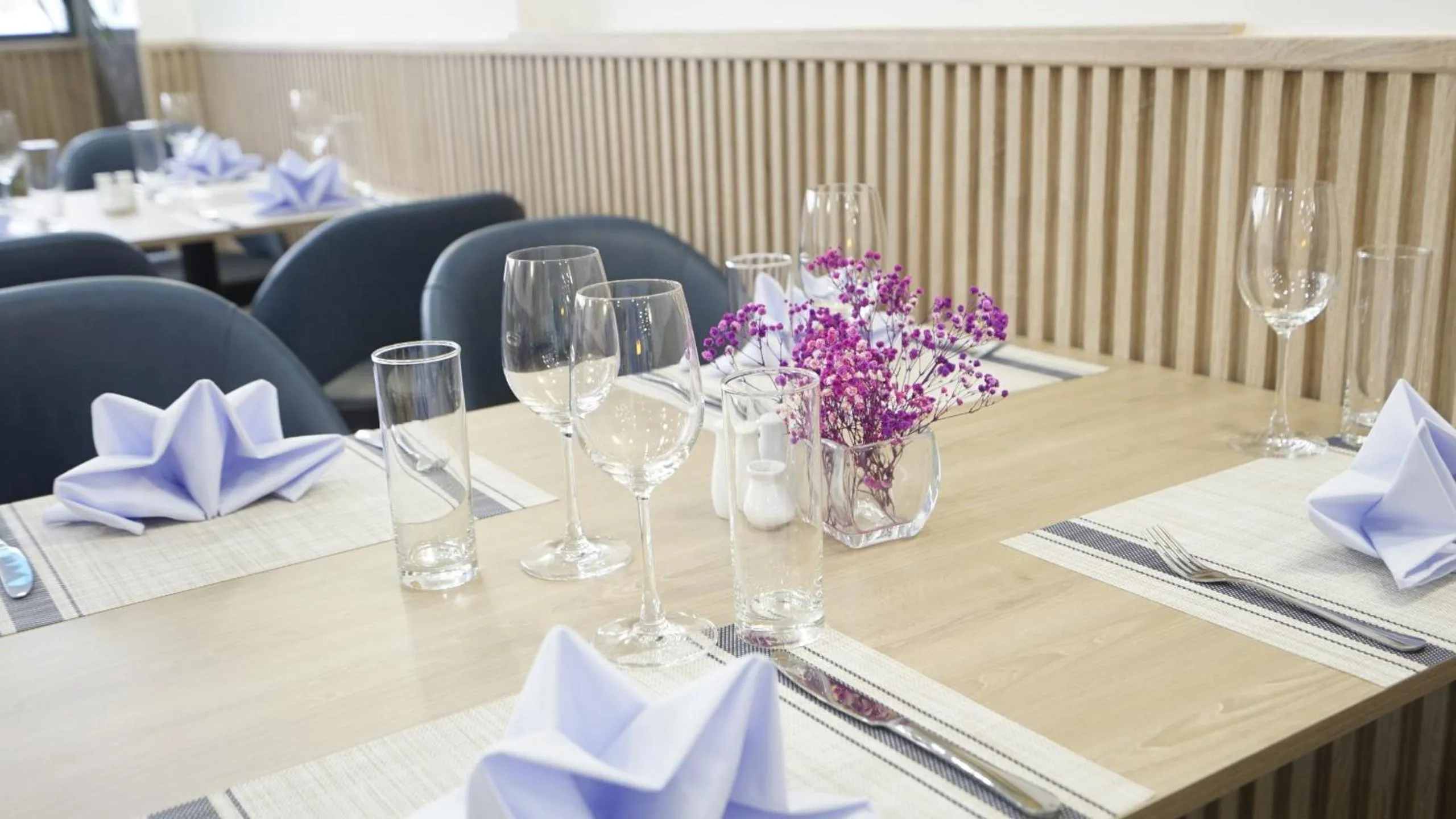 Restaurant/places to eat in Moonlight Nha Trang Hotel