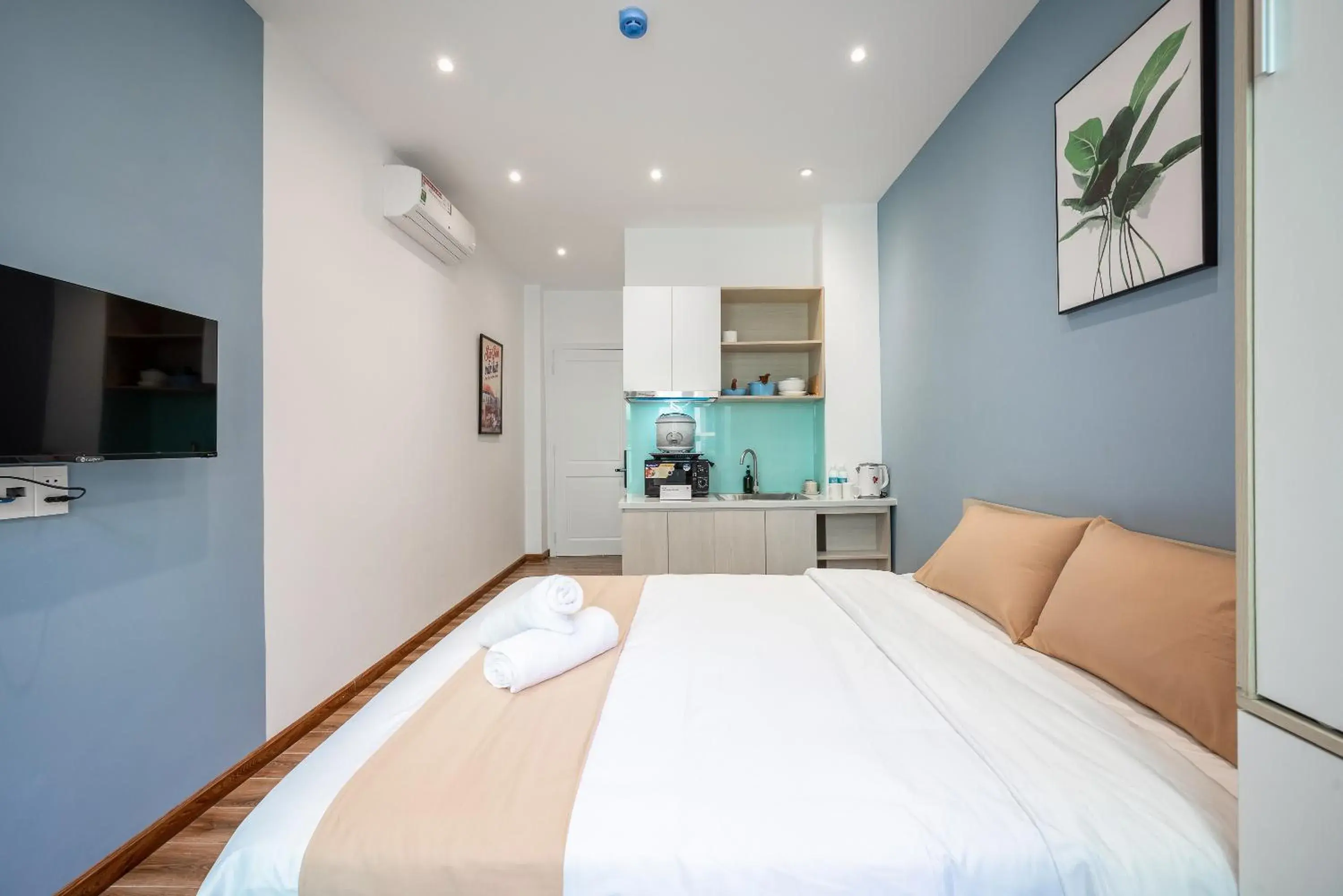 TV and multimedia, Bed in Cozrum Homes - Winter Corner TV and multimedia, Bed in Cozrum Homes - Winter Corner