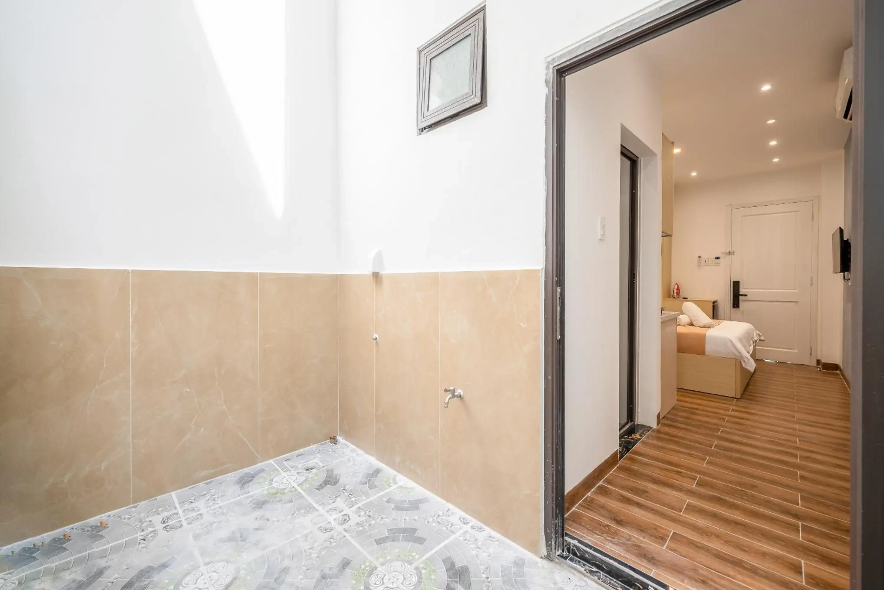 Inner courtyard view, Bed in Cozrum Homes - Winter Corner Inner courtyard view, Bed in Cozrum Homes - Winter Corner