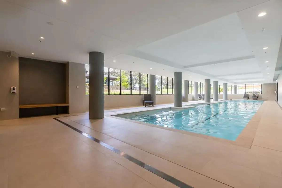 Swimming pool in New & Modern Loft 1bd w/Pool&Gym