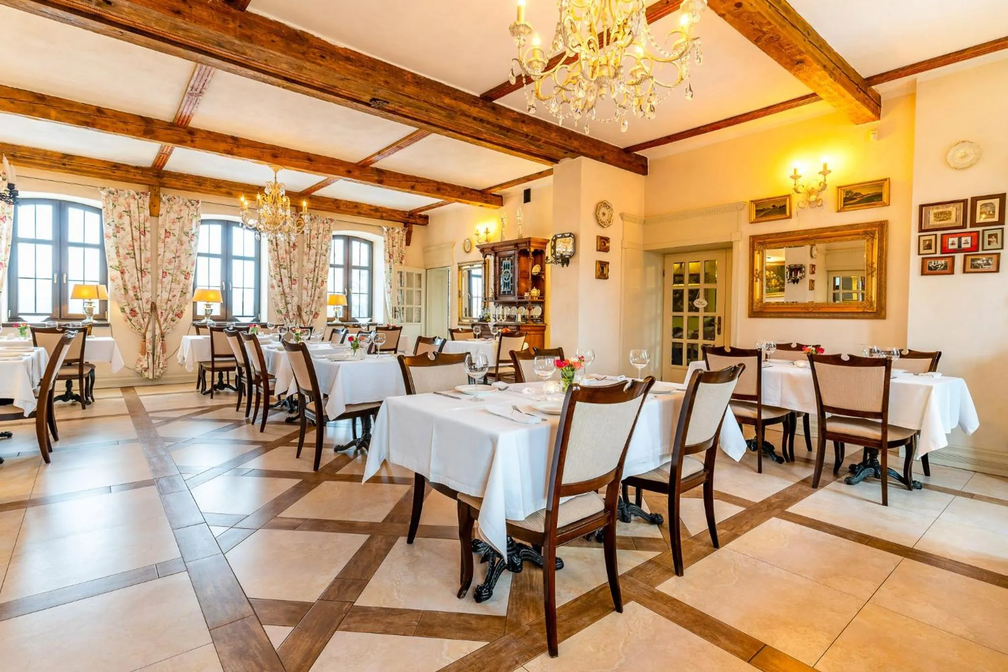 Restaurant/places to eat in Folwark Karczemka