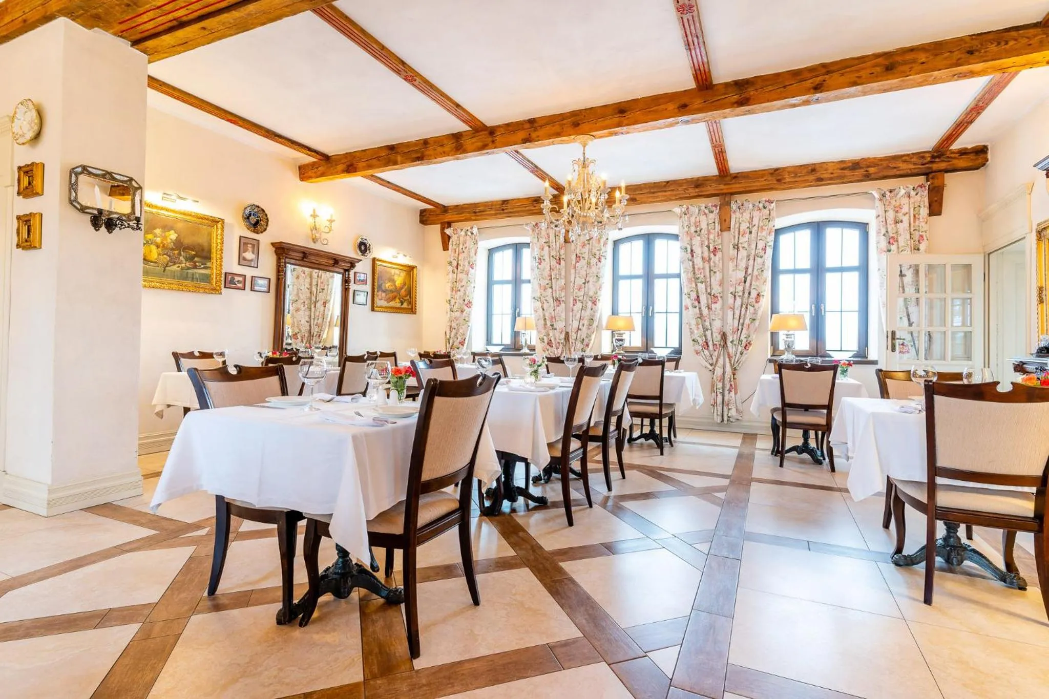 Restaurant/places to eat in Folwark Karczemka