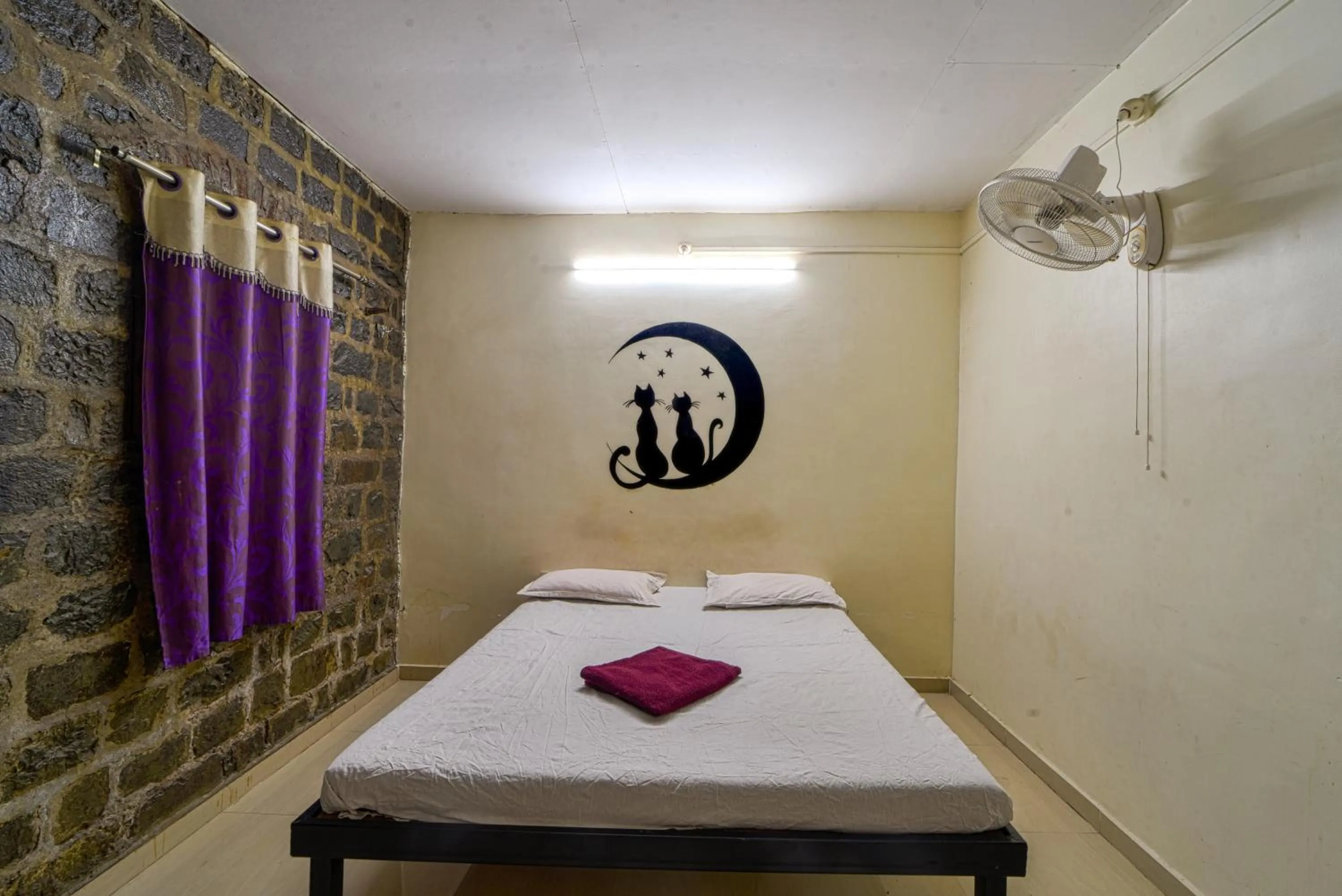 Bedroom in Hotel Rukmini, kolhapur