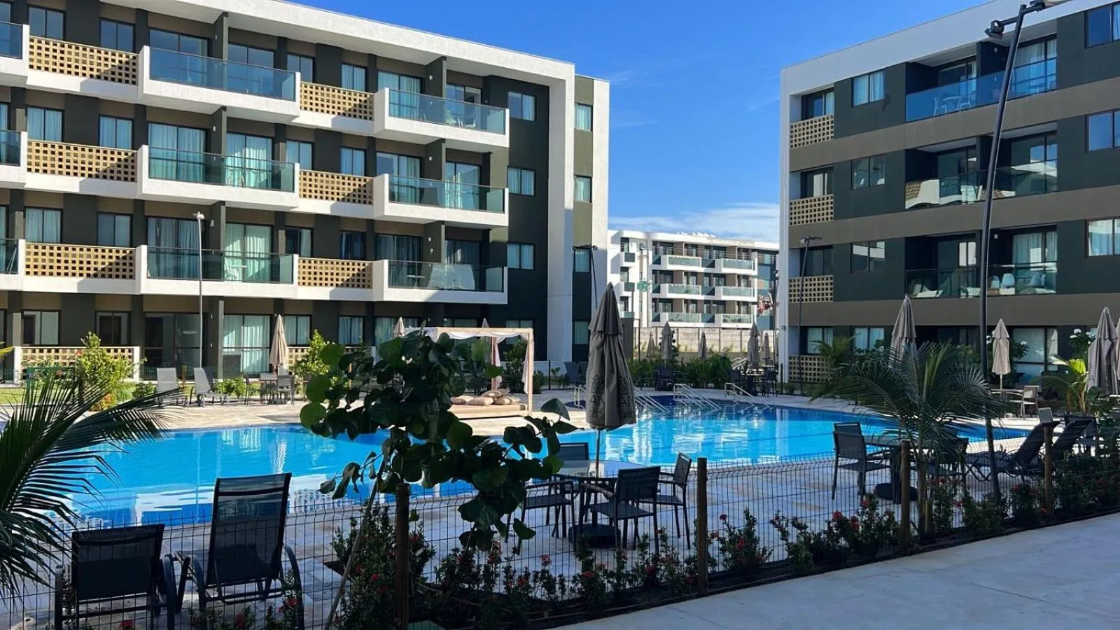 Swimming pool in Porto Beach Resort - Mana Beach Experience
