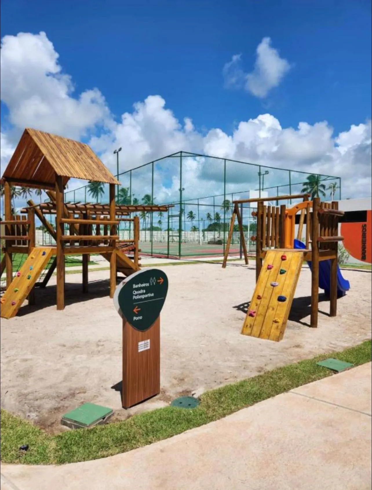 Children play ground in Porto Beach Resort - Mana Beach Experience