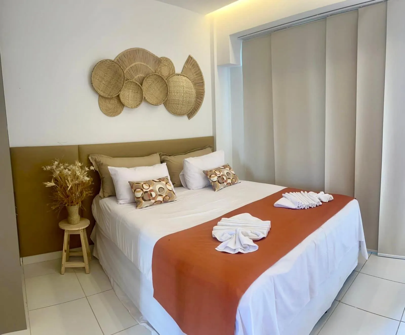Bedroom, Bed in Porto Beach Resort - Mana Beach Experience
