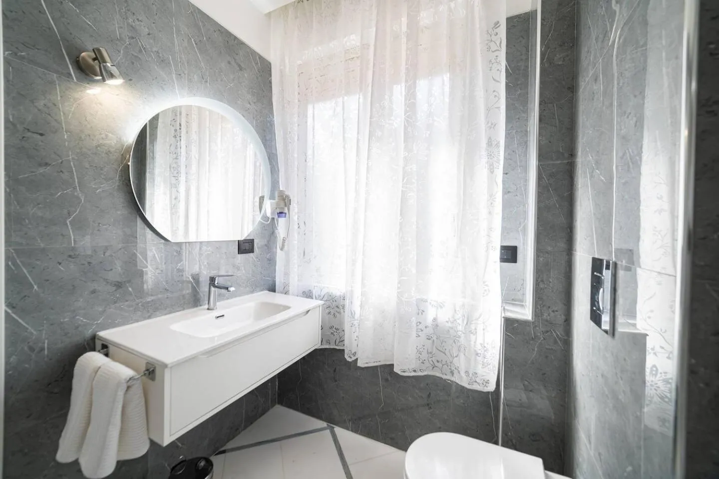 Deluxe Suite in Apart Hotel Suite Italy Naples Chiaia Mergellina