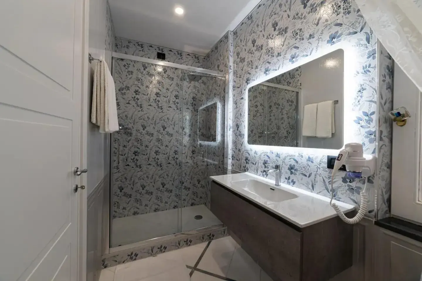 Executive Suite in Apart Hotel Suite Italy Naples Chiaia Mergellina Executive Suite in Apart Hotel Suite Italy Naples Chiaia Mergellina