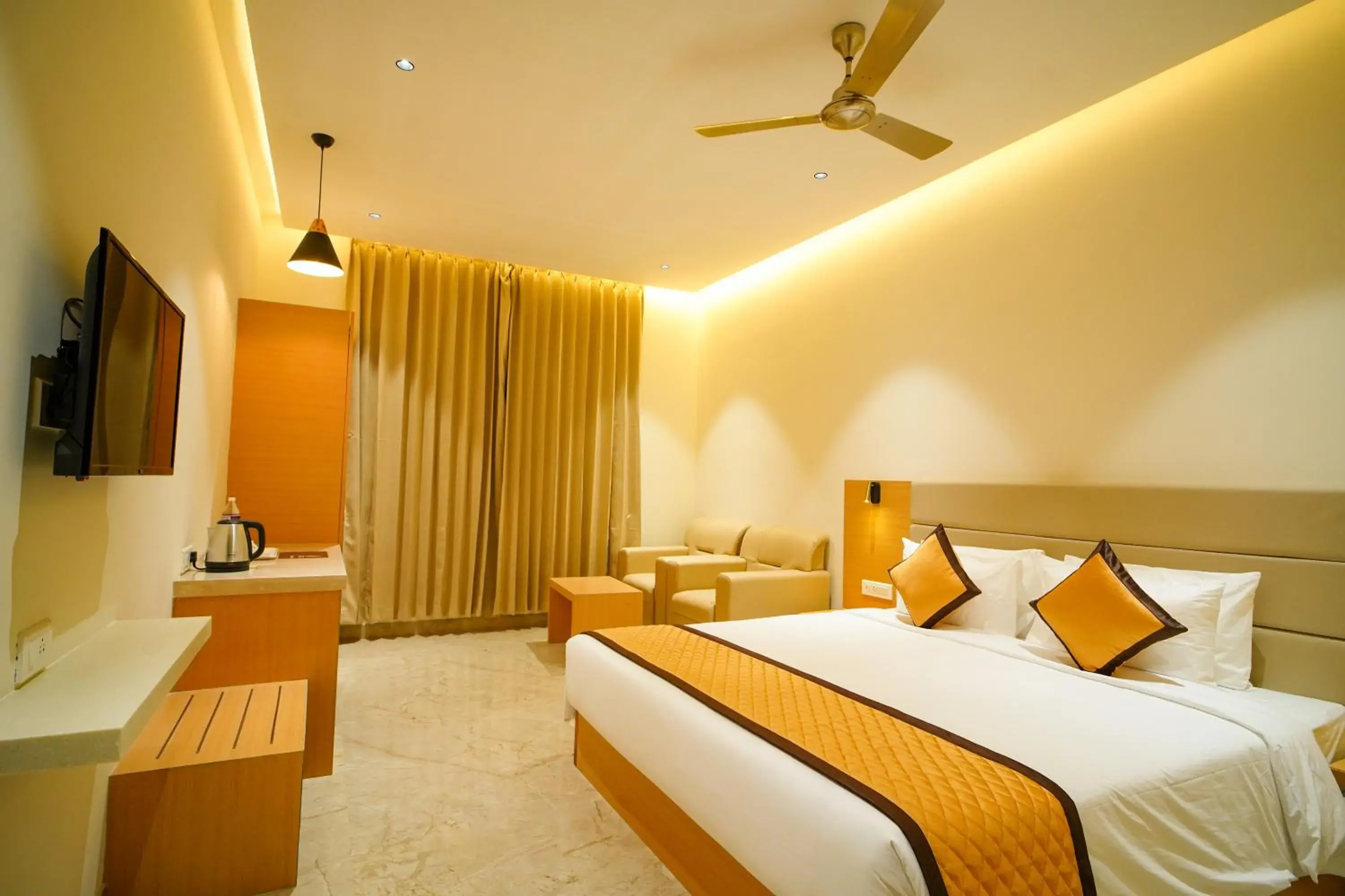 Deluxe Room - single occupancy in Hotel Nakshathra- A Royal Stay Deluxe Room - single occupancy in Hotel Nakshathra- A Royal Stay