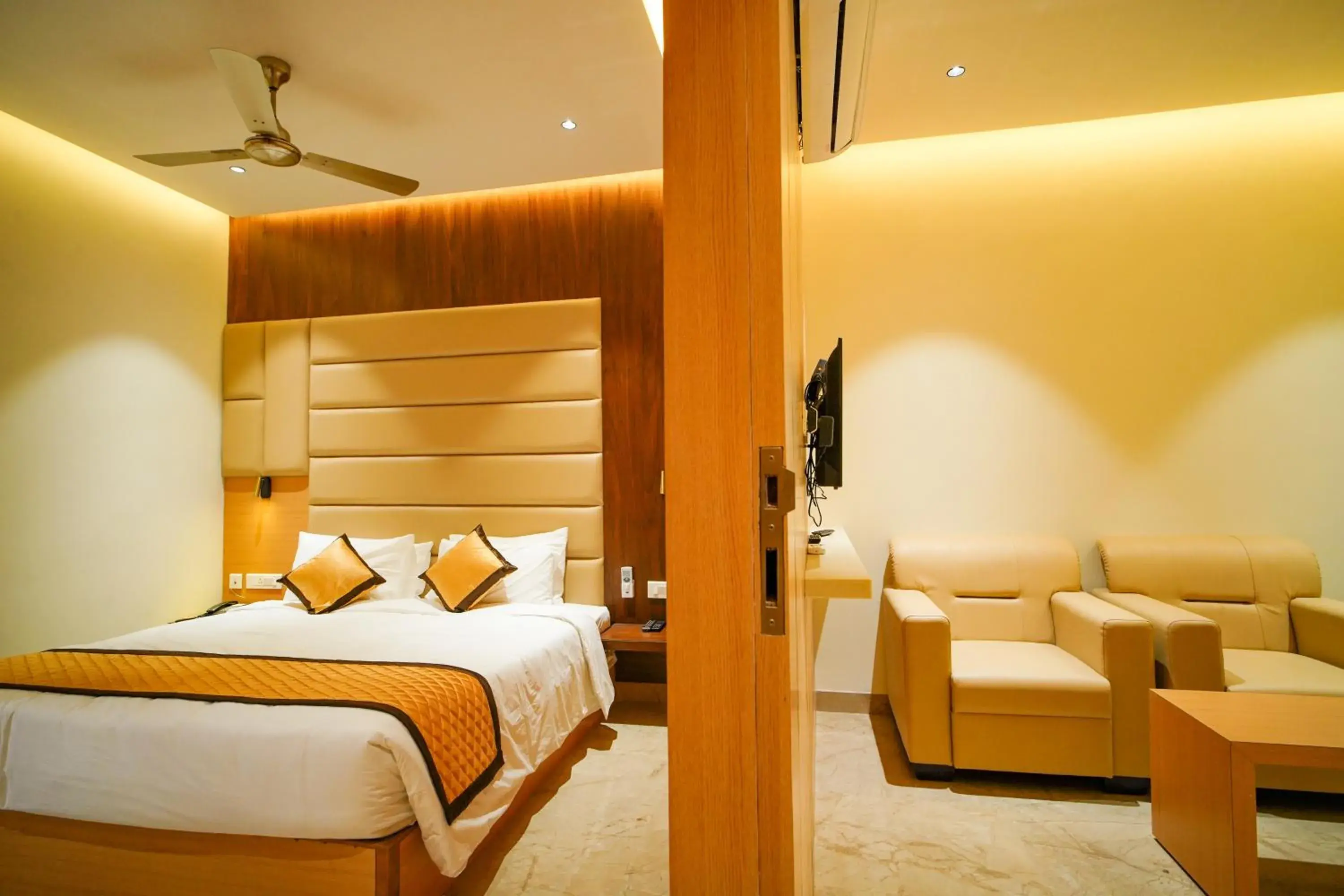 Suite - single occupancy in Hotel Nakshathra- A Royal Stay Suite - single occupancy in Hotel Nakshathra- A Royal Stay