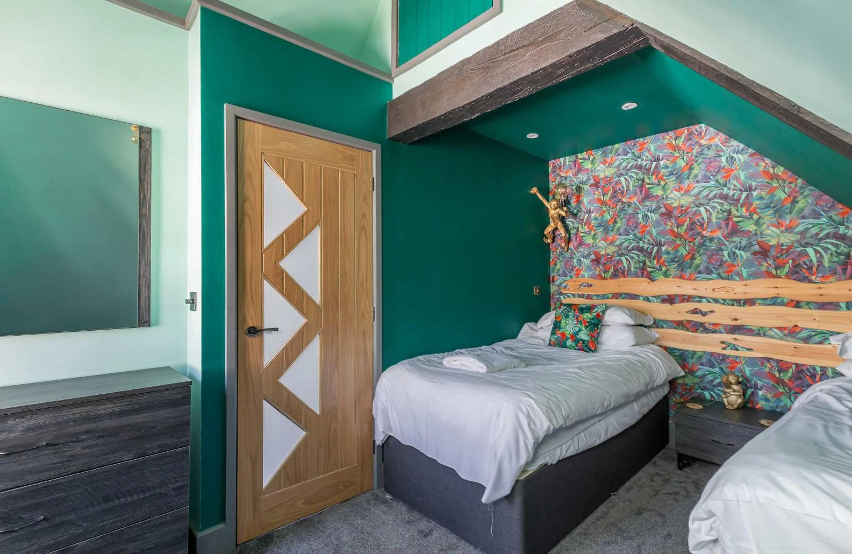 Bedroom, Bed in Jersey Cottage