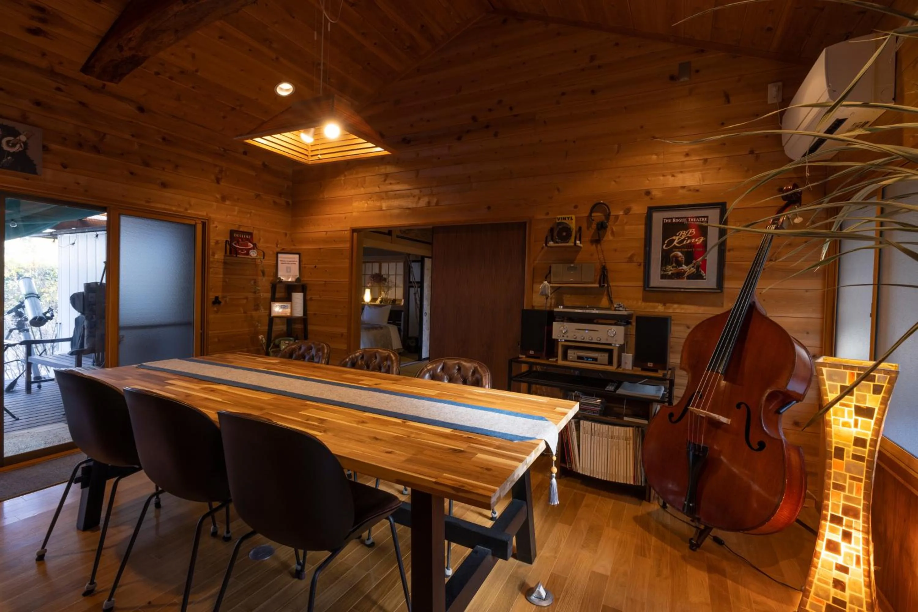 Dining area in Azumino Salon1 Cozy Onsen Retreat