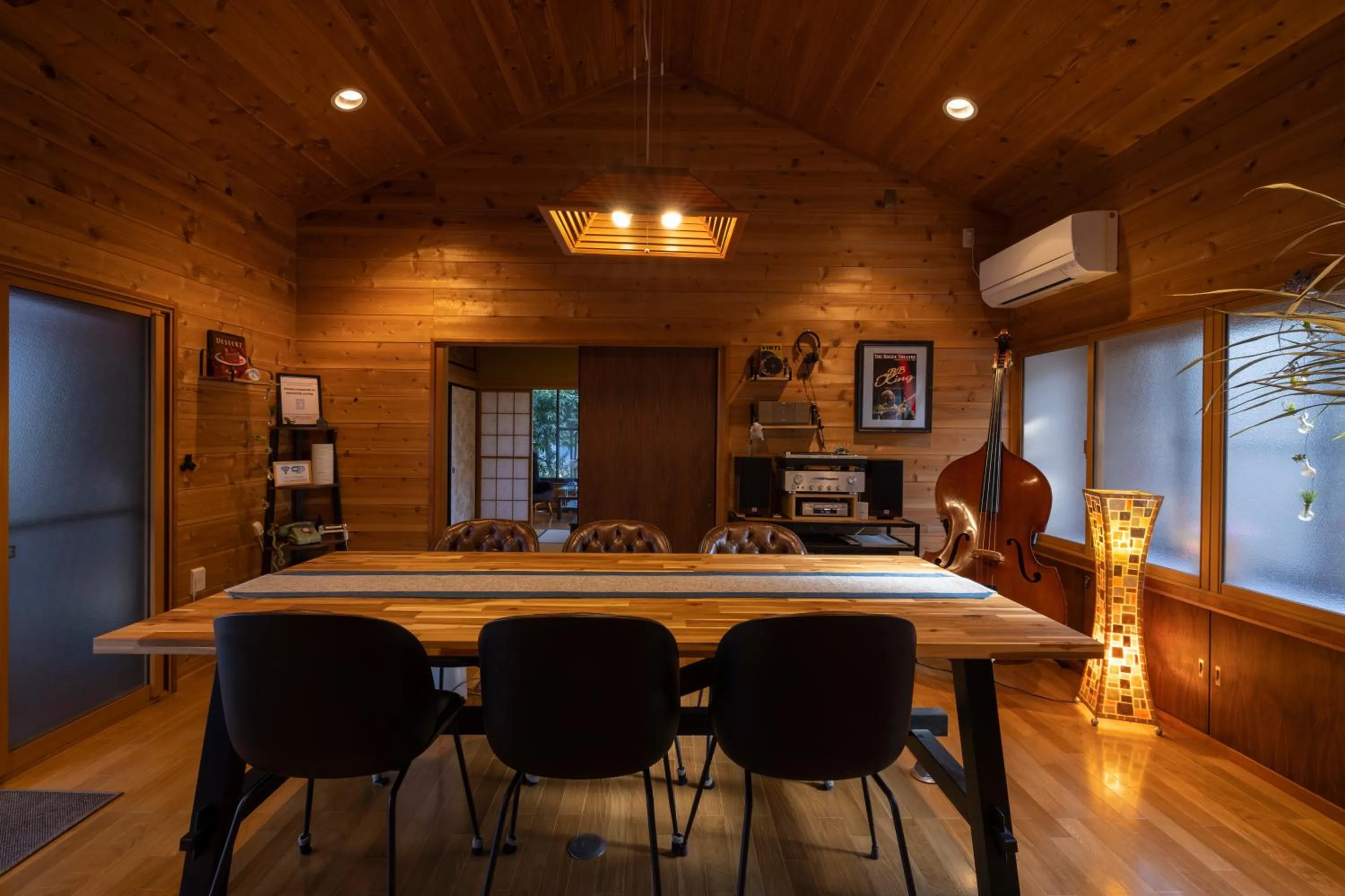 Dining area in Azumino Salon1 Cozy Onsen Retreat