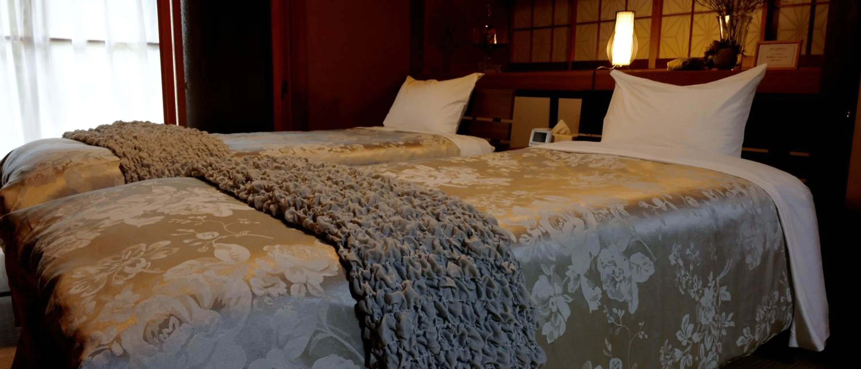 Bed in Azumino Salon1 Cozy Onsen Retreat