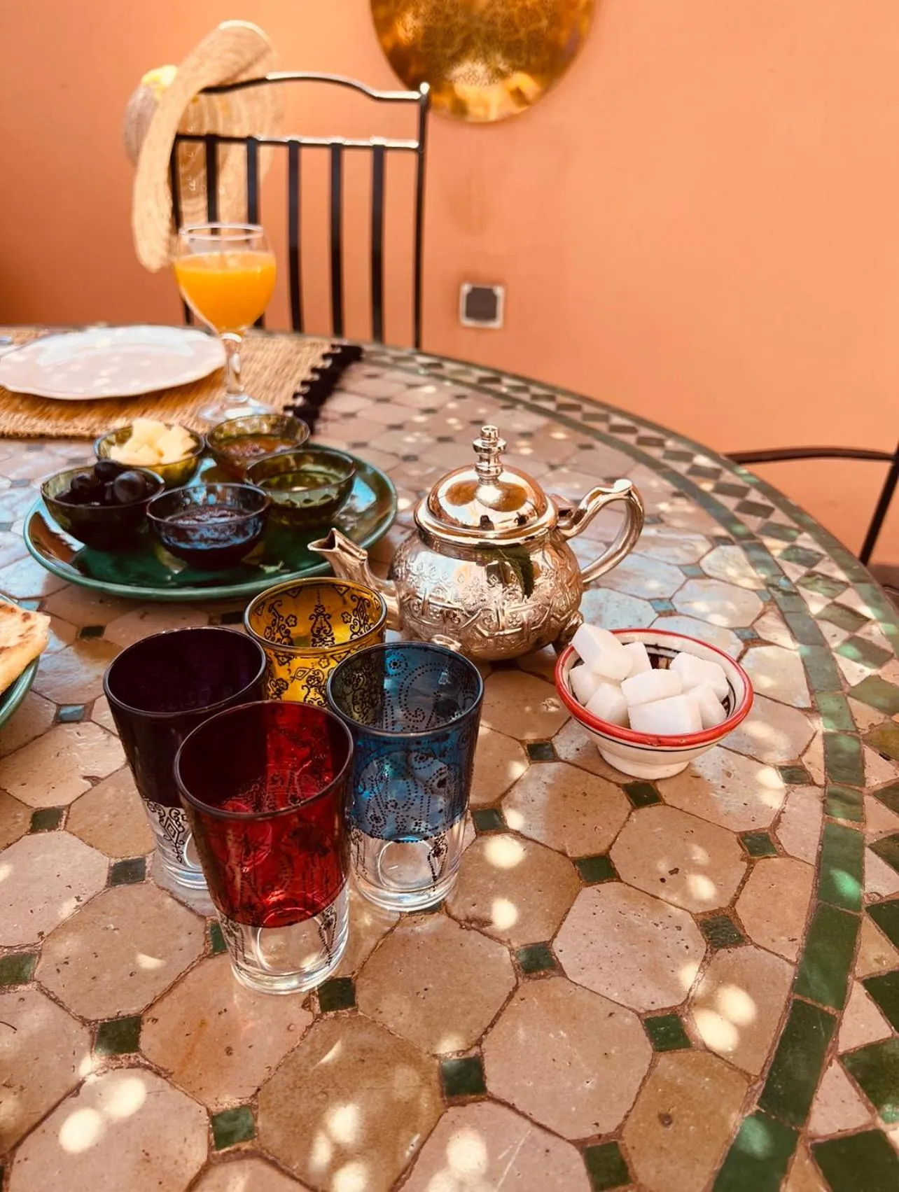 Restaurant/places to eat in Riad Allal