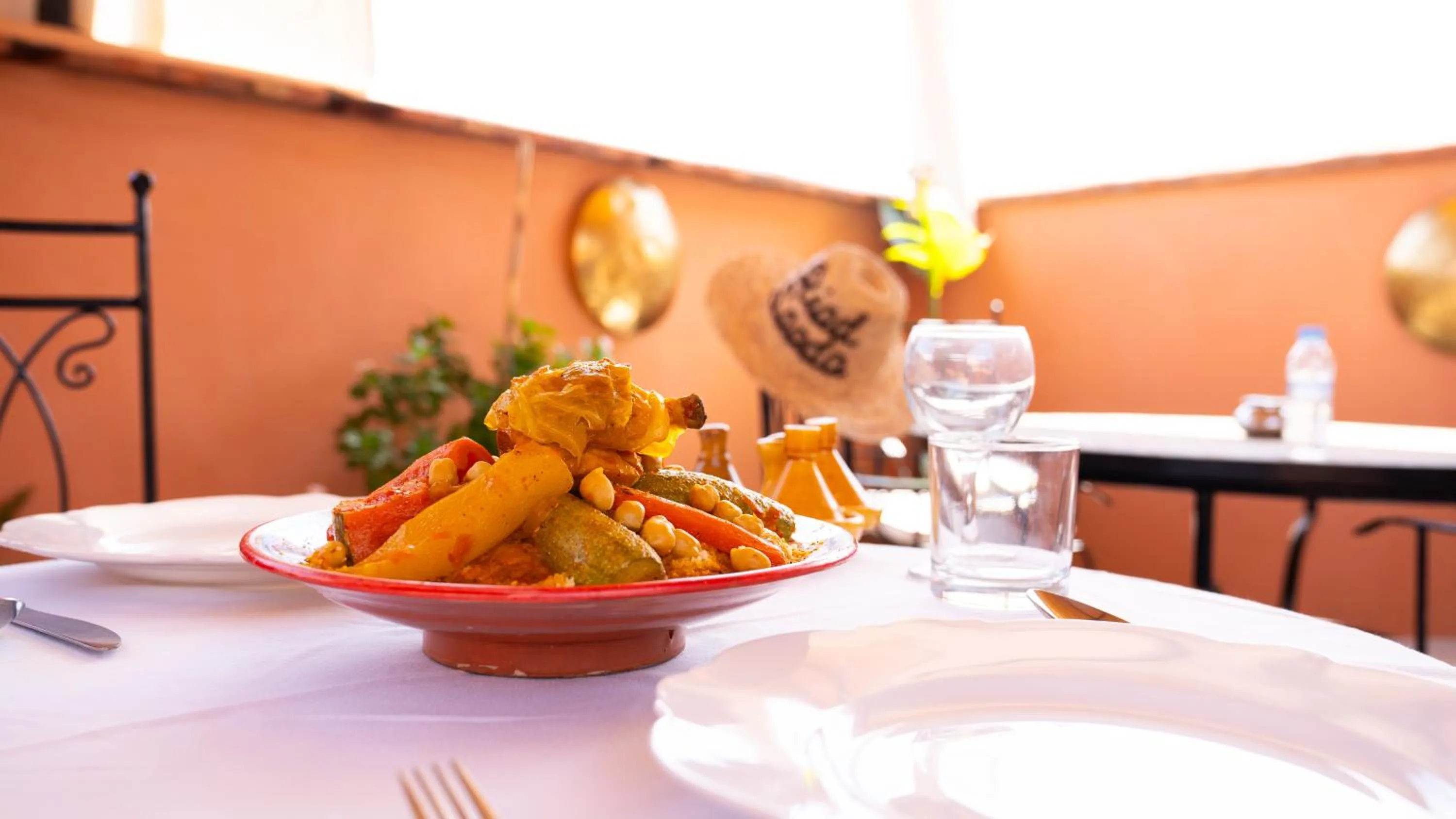 Restaurant/places to eat in Riad Allal