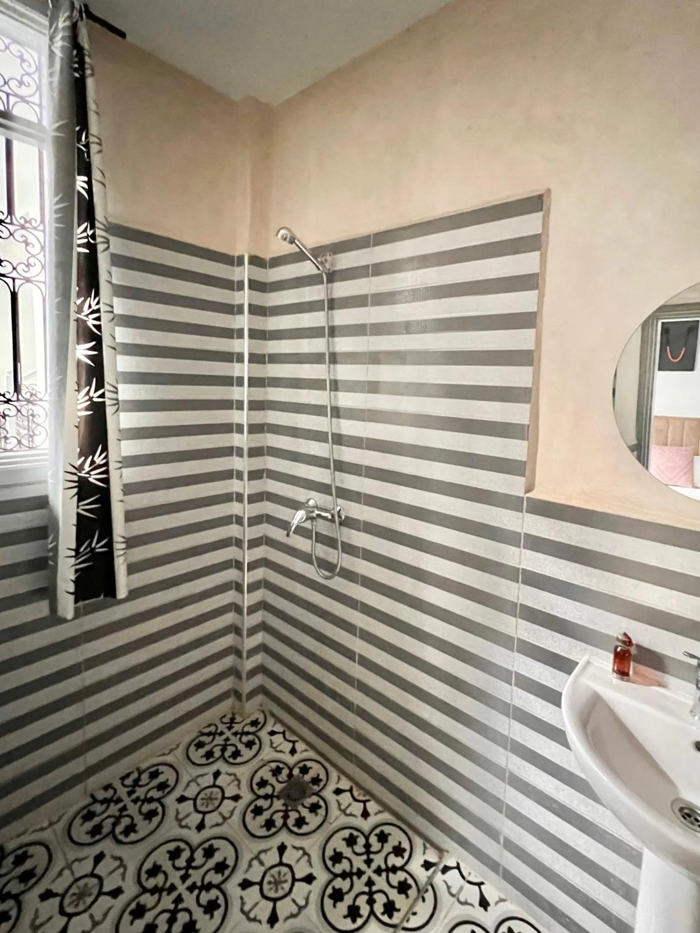 Shower in Riad Allal