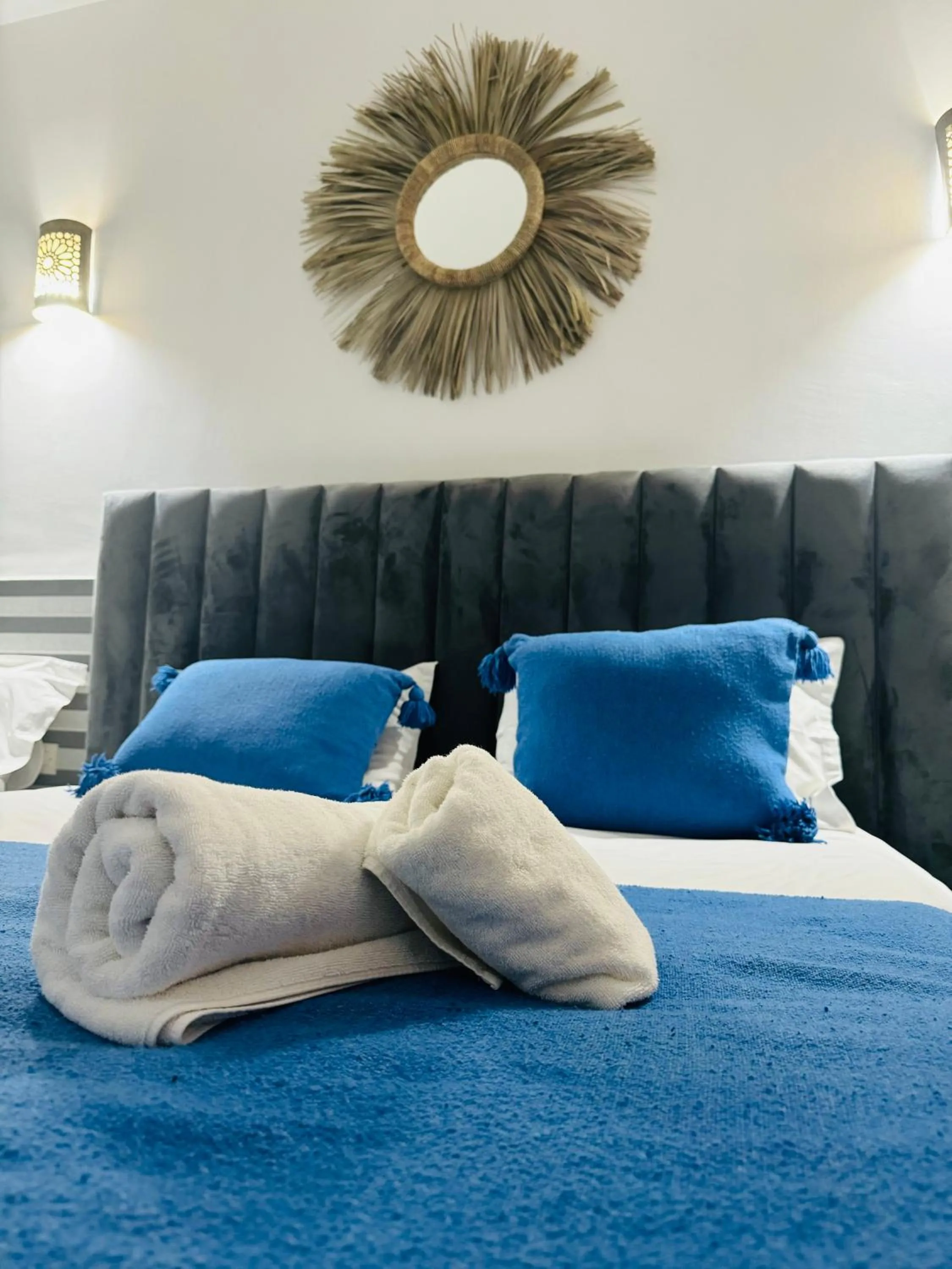 Photo of the whole room, Bed in Riad Allal