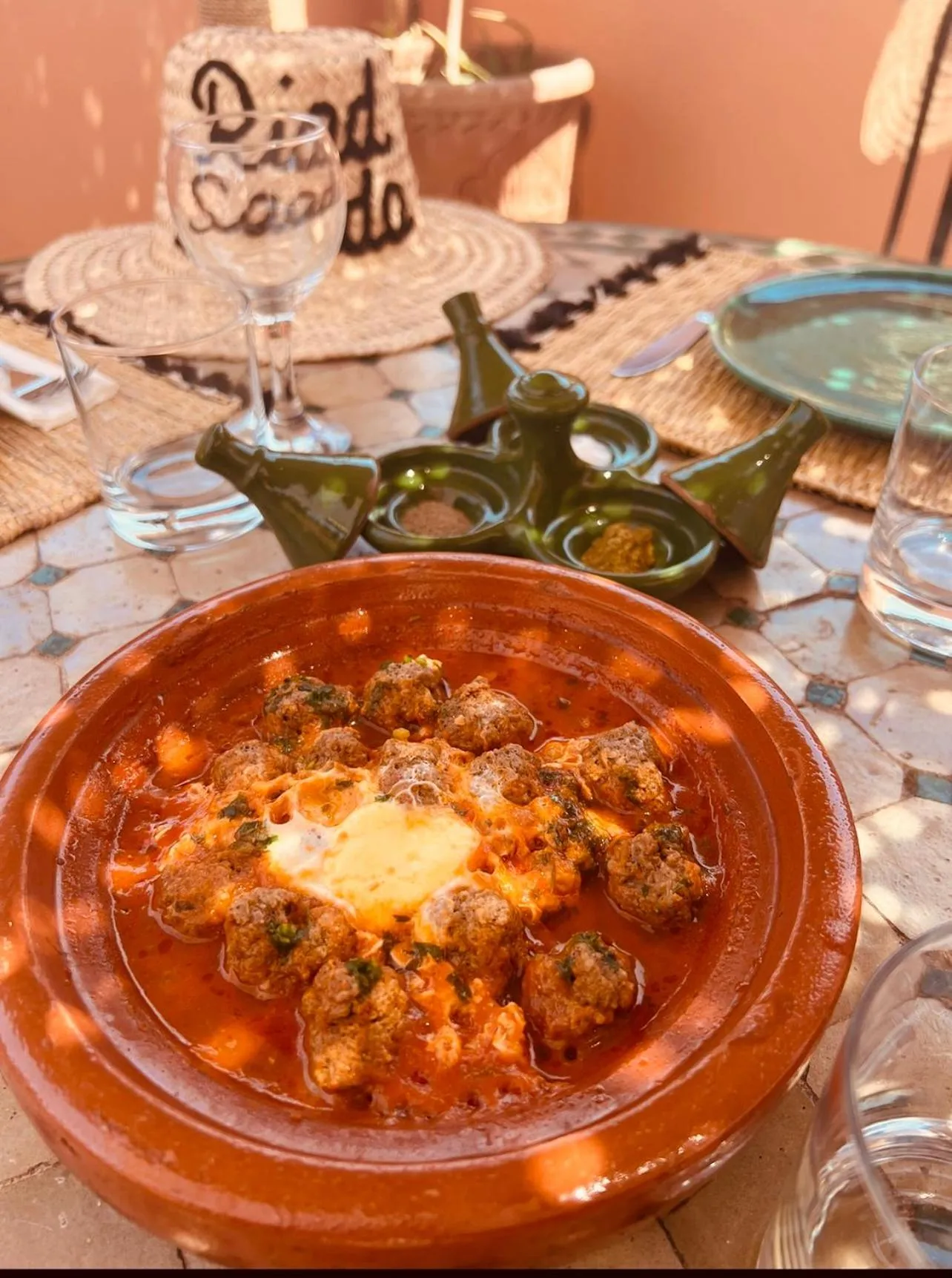 Restaurant/places to eat in Riad Allal