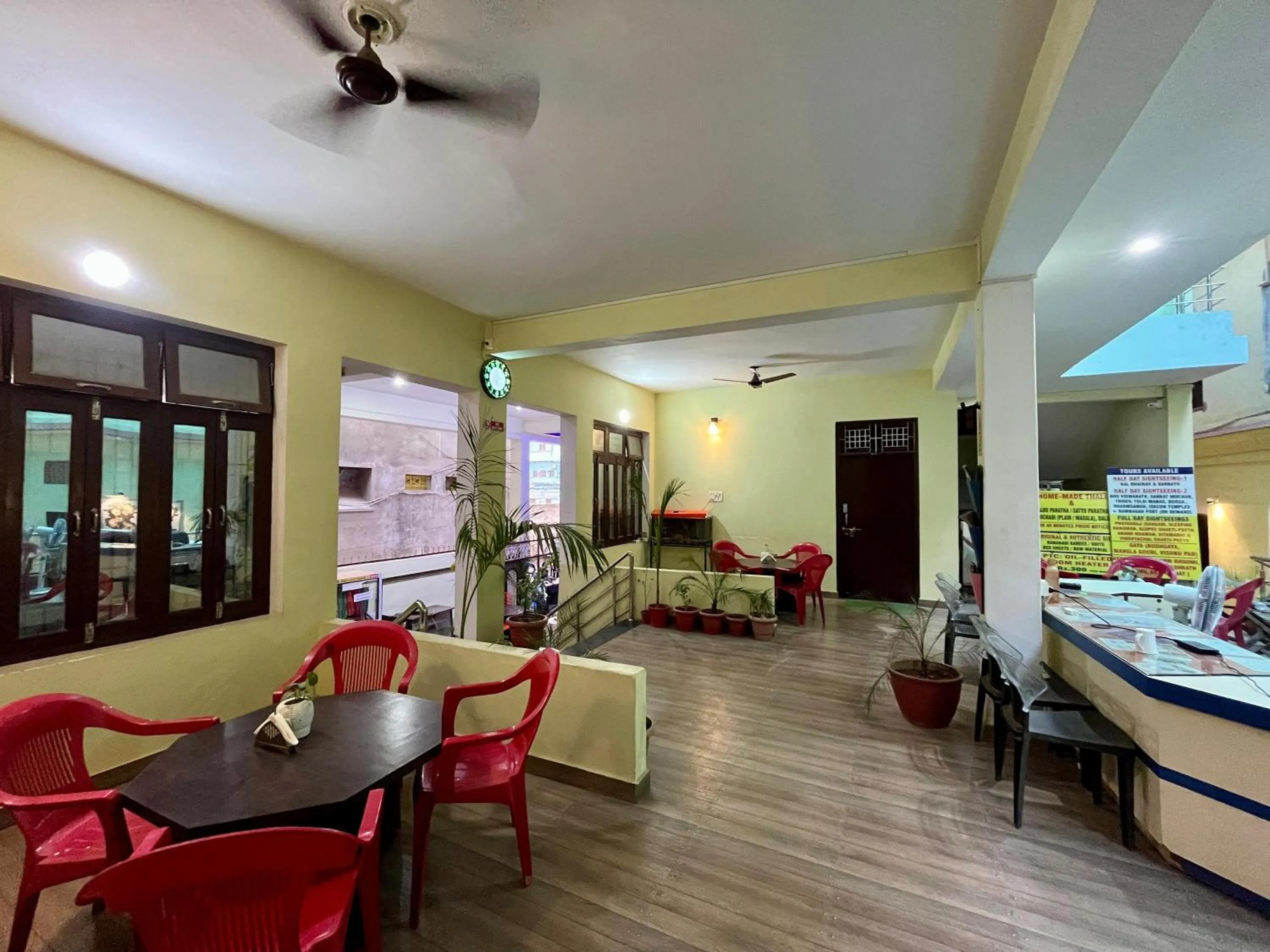 Communal lounge/ TV room in Foreigners Inn