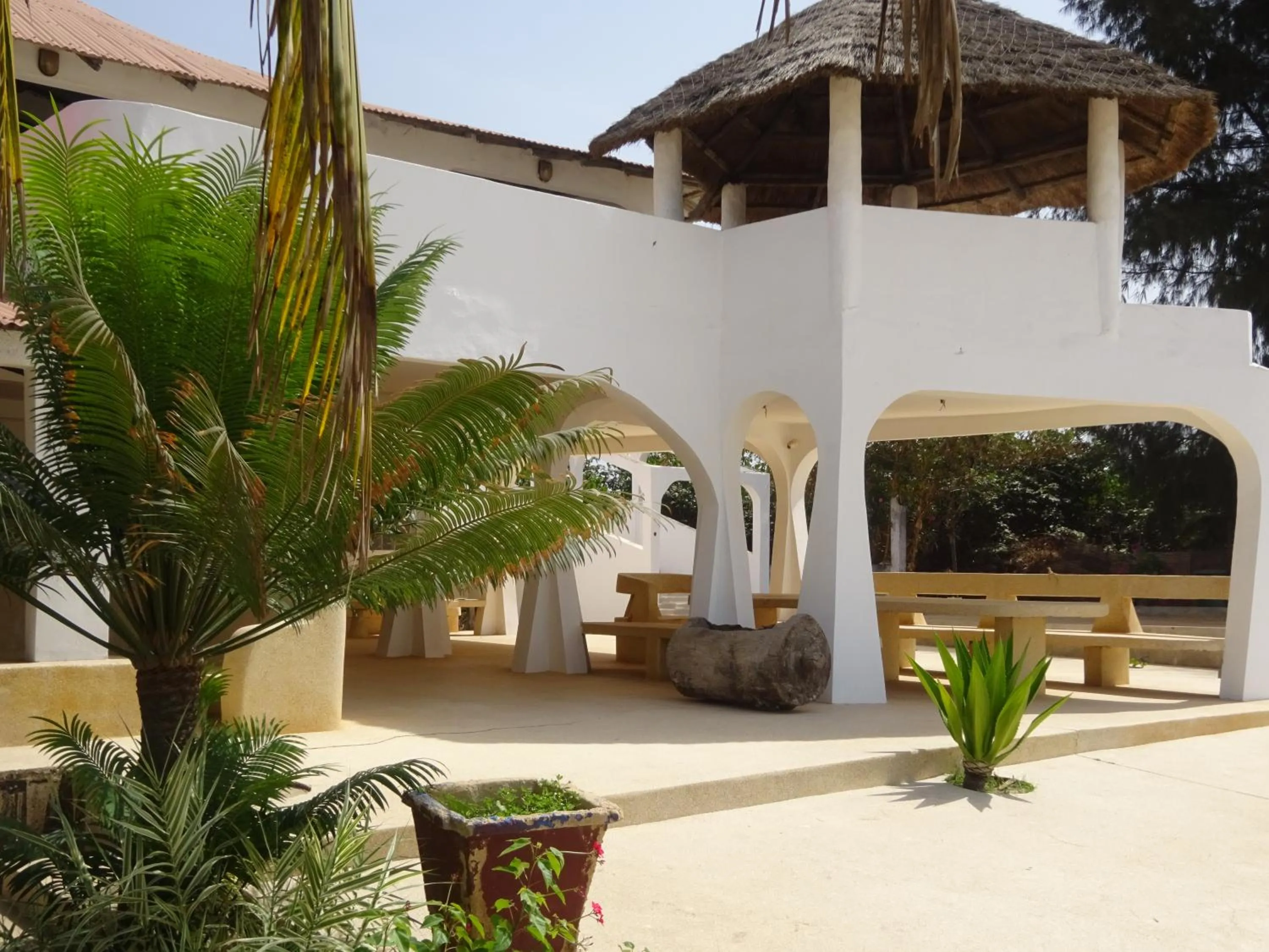 Property building in HOTEL DU BAR DE LA MER CAP SKIRRiNG