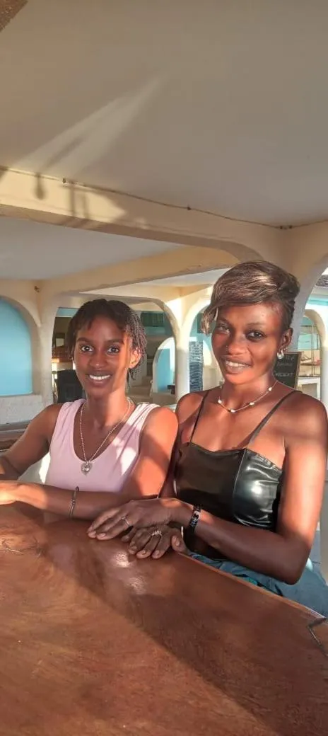 Restaurant/places to eat in HOTEL DU BAR DE LA MER CAP SKIRRiNG