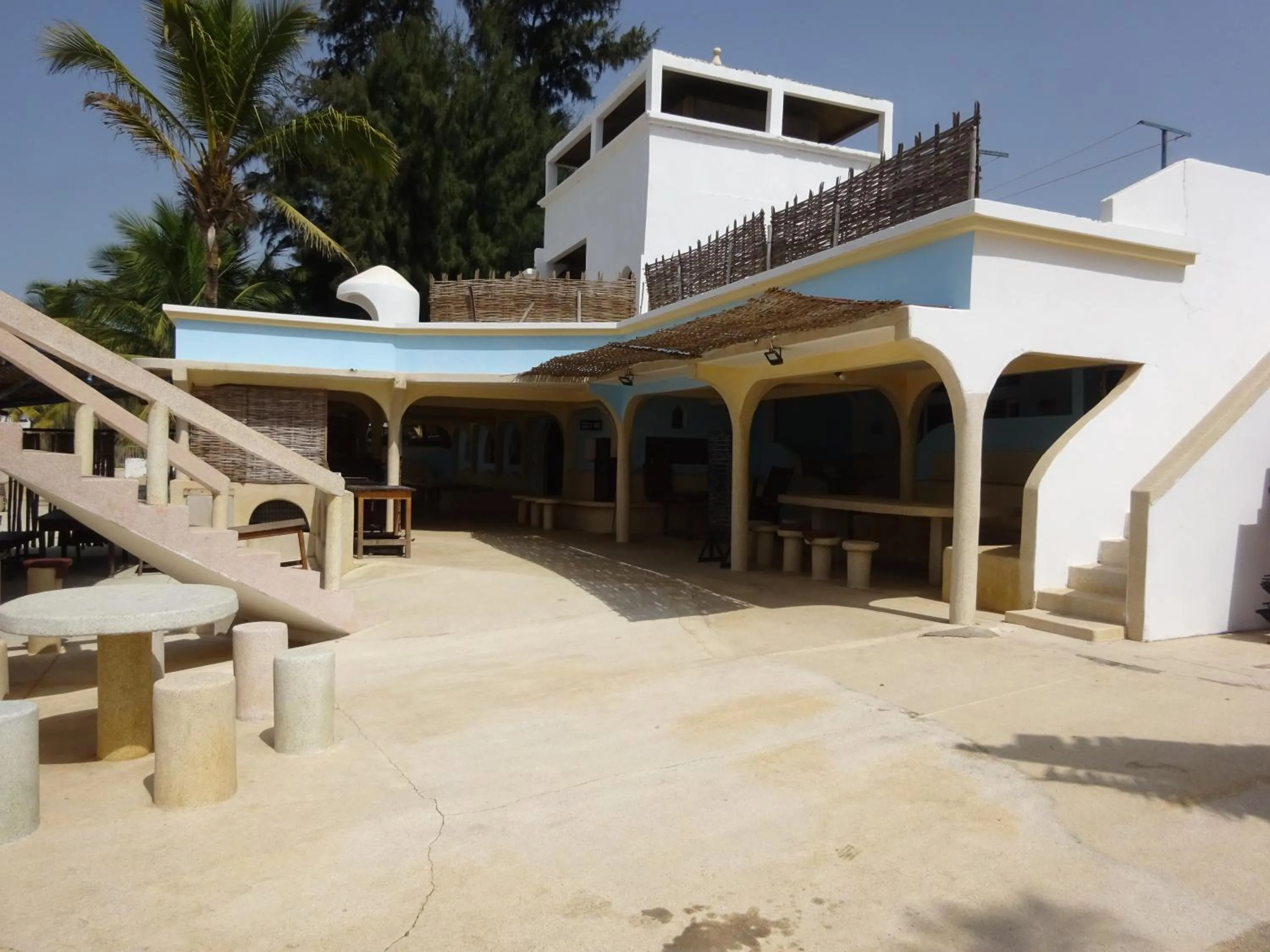 Property building in HOTEL DU BAR DE LA MER CAP SKIRRiNG