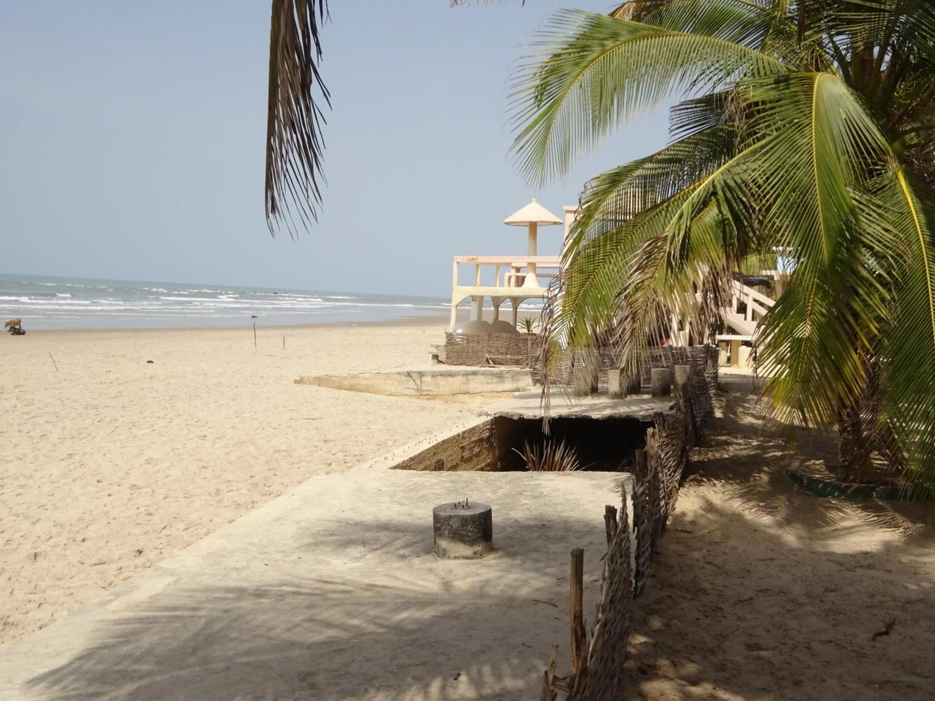 Beach in HOTEL DU BAR DE LA MER CAP SKIRRiNG