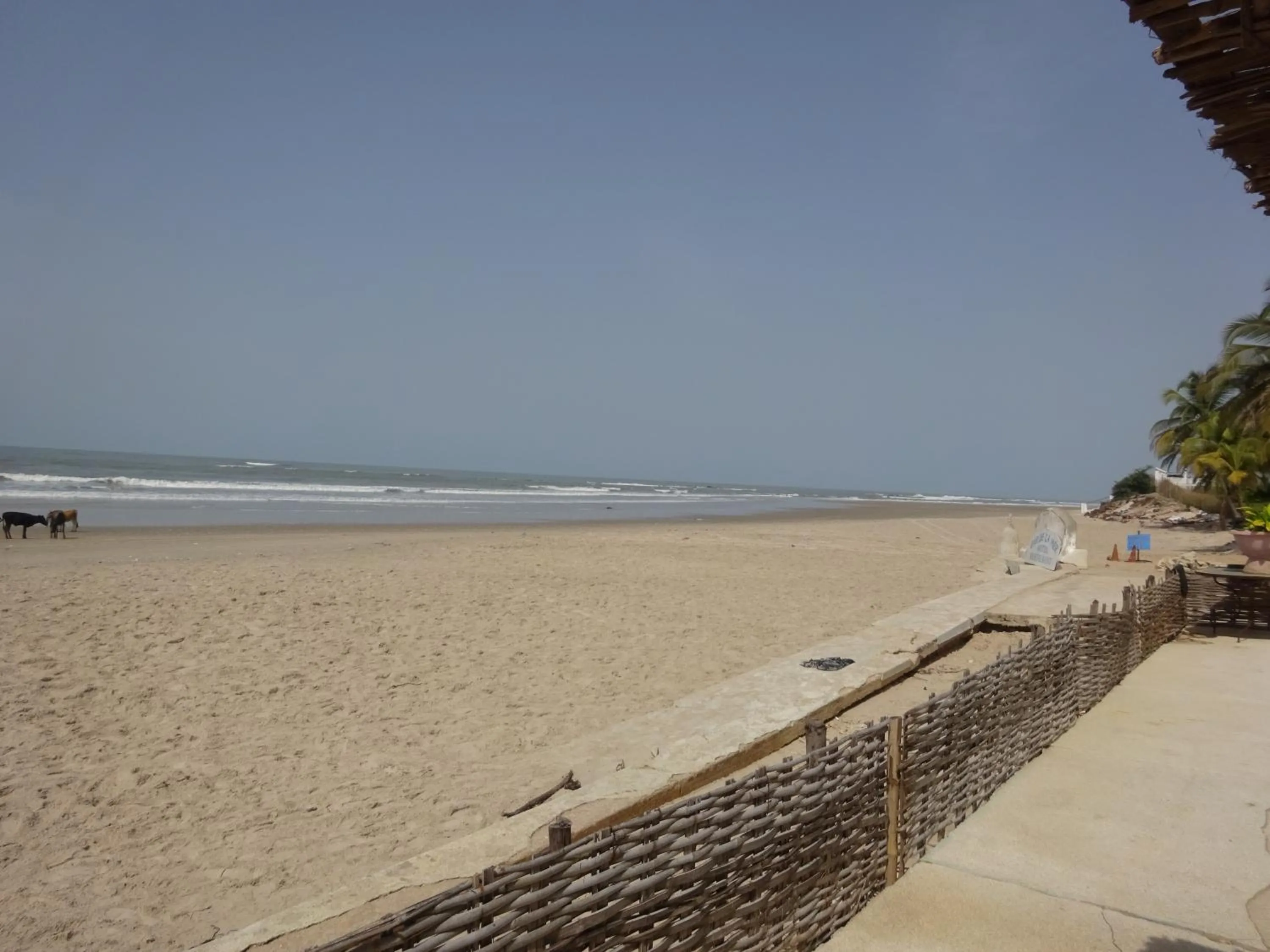 Beach in HOTEL DU BAR DE LA MER CAP SKIRRiNG