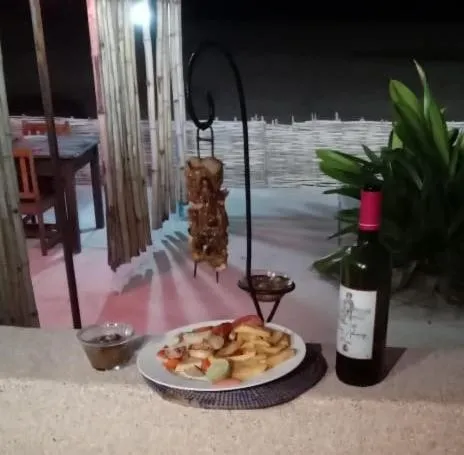 Restaurant/places to eat in HOTEL DU BAR DE LA MER CAP SKIRRiNG