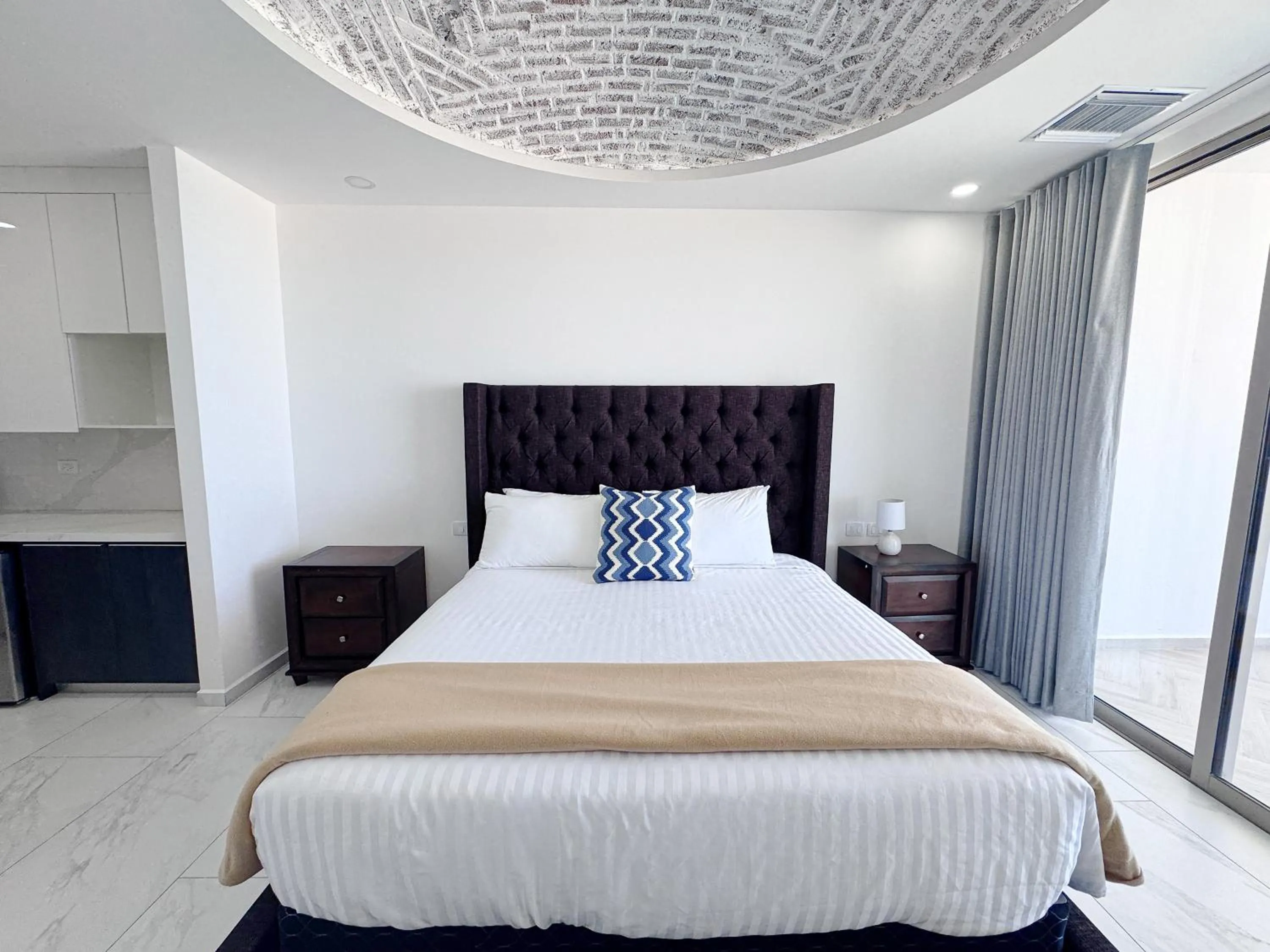 Bed in Casa Blanca Golf Villas