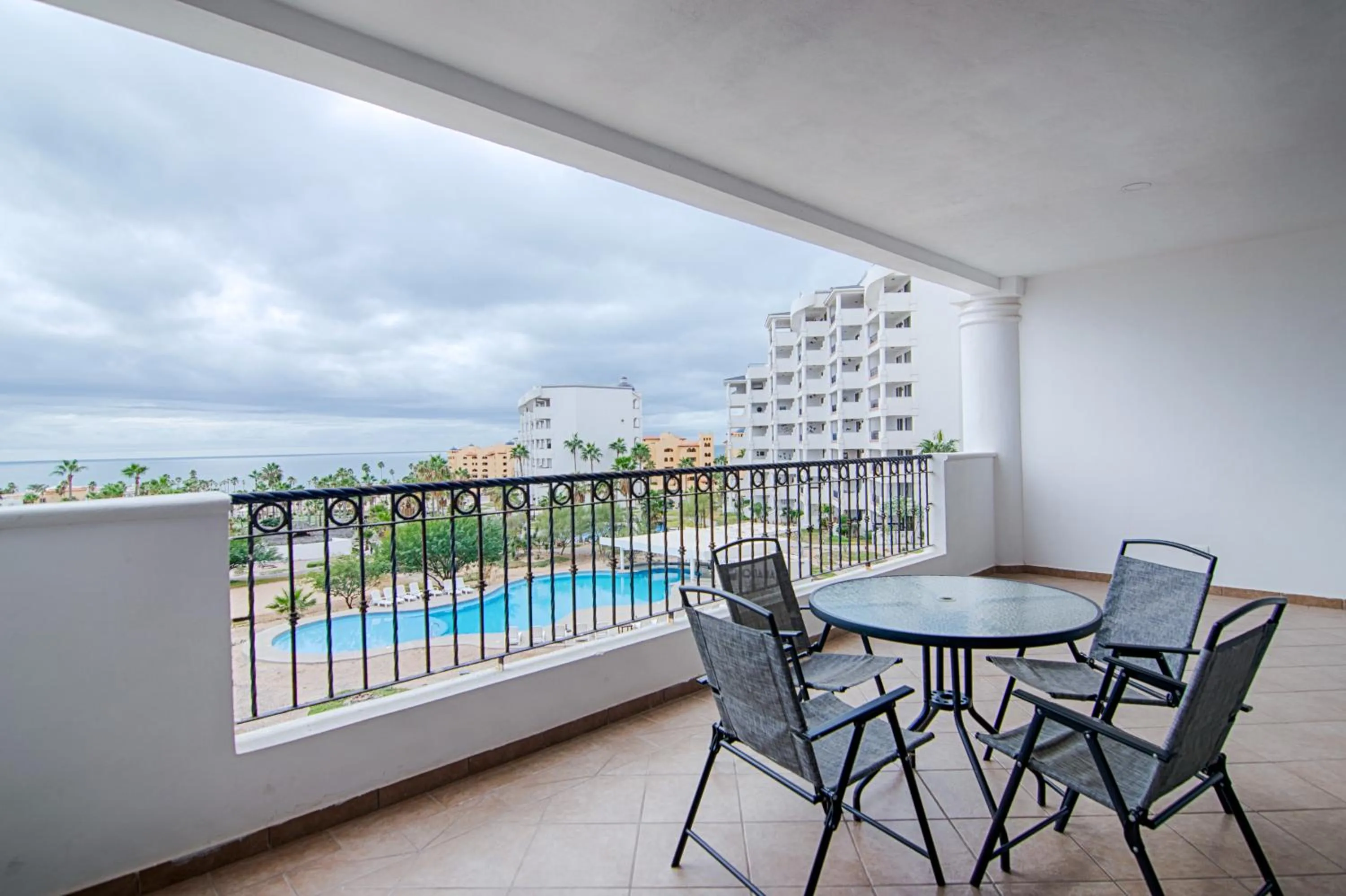 Casa Blanca Golf Villas