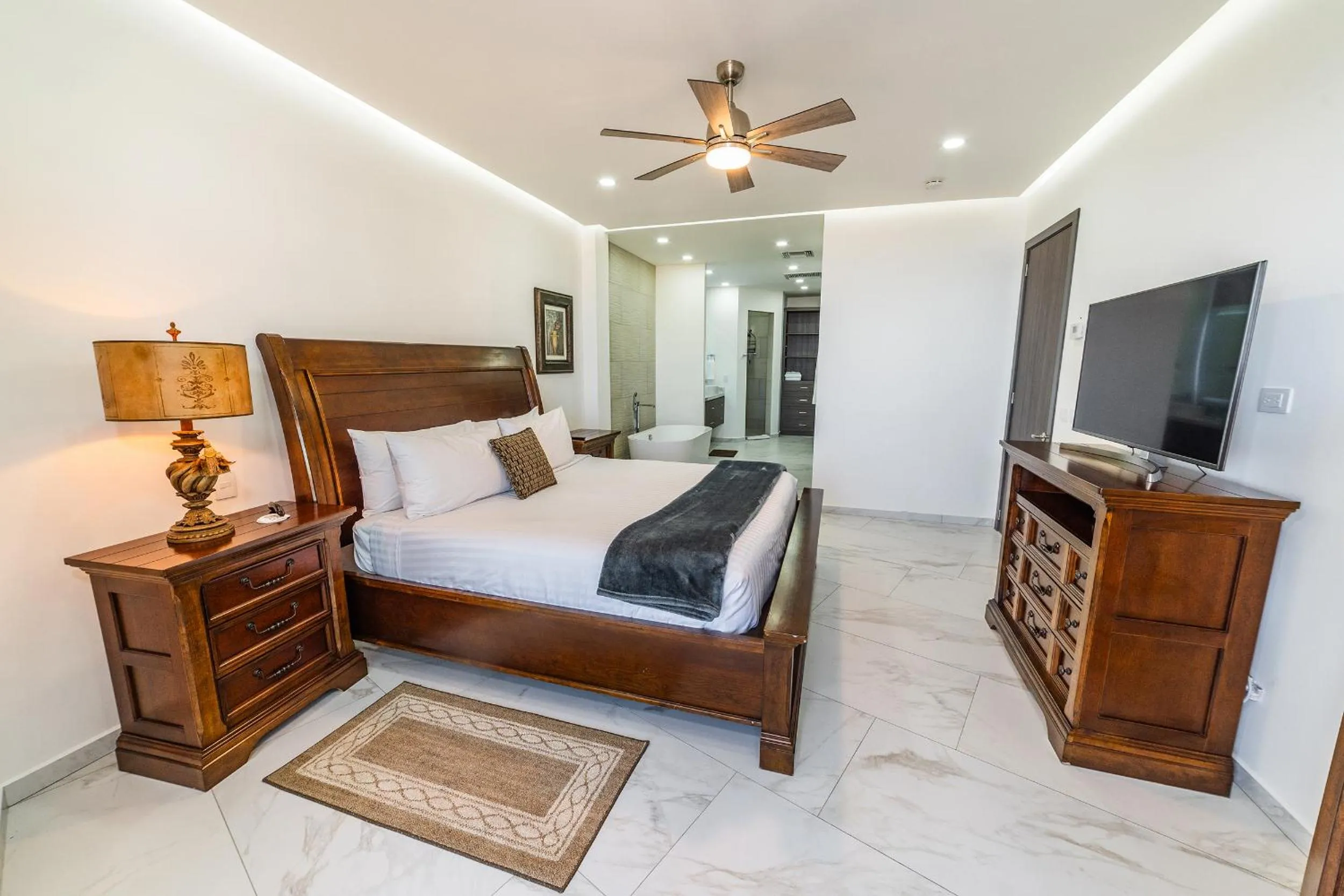 Bed in Casa Blanca Golf Villas