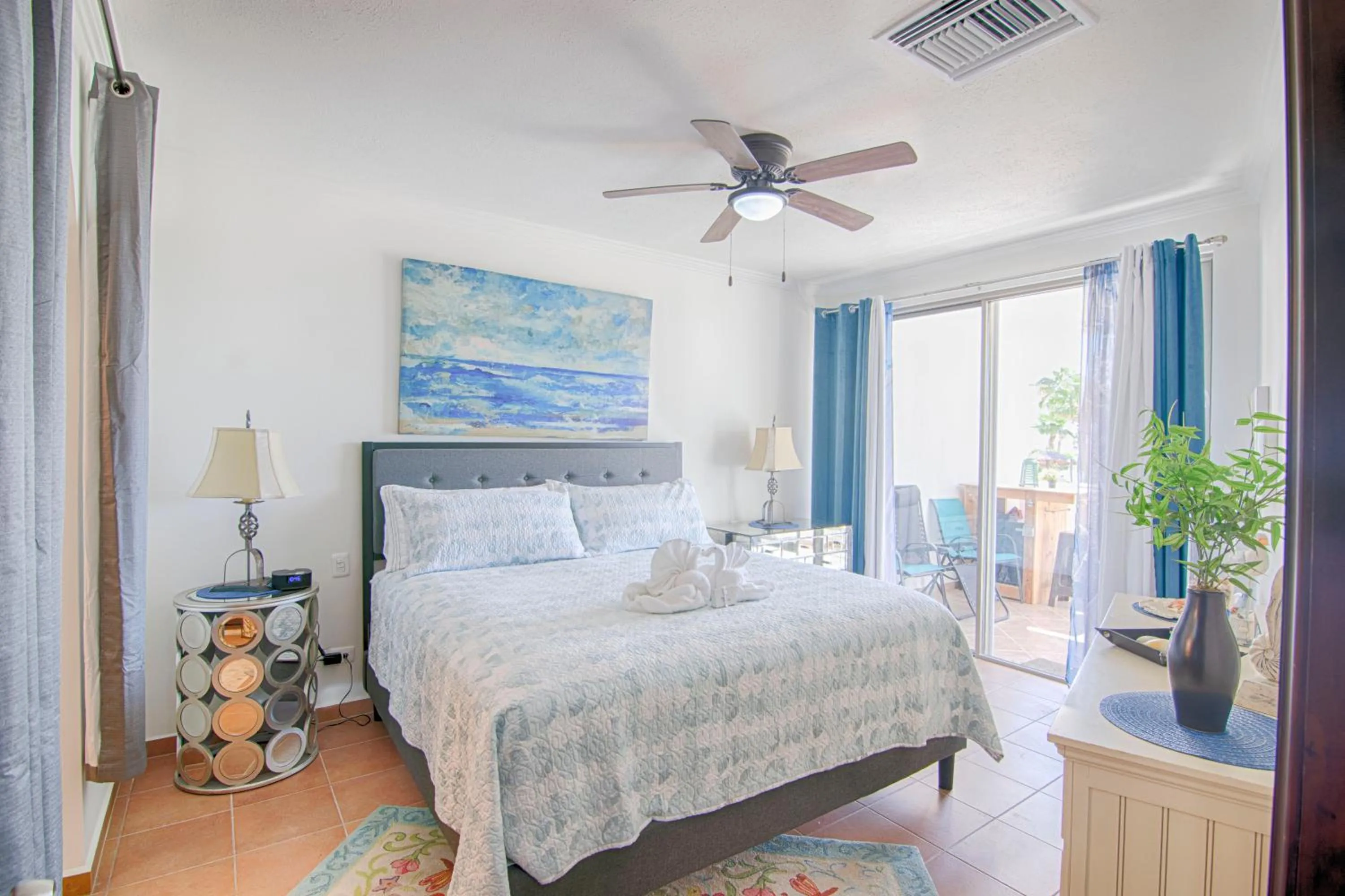 Bed in Casa Blanca Golf Villas